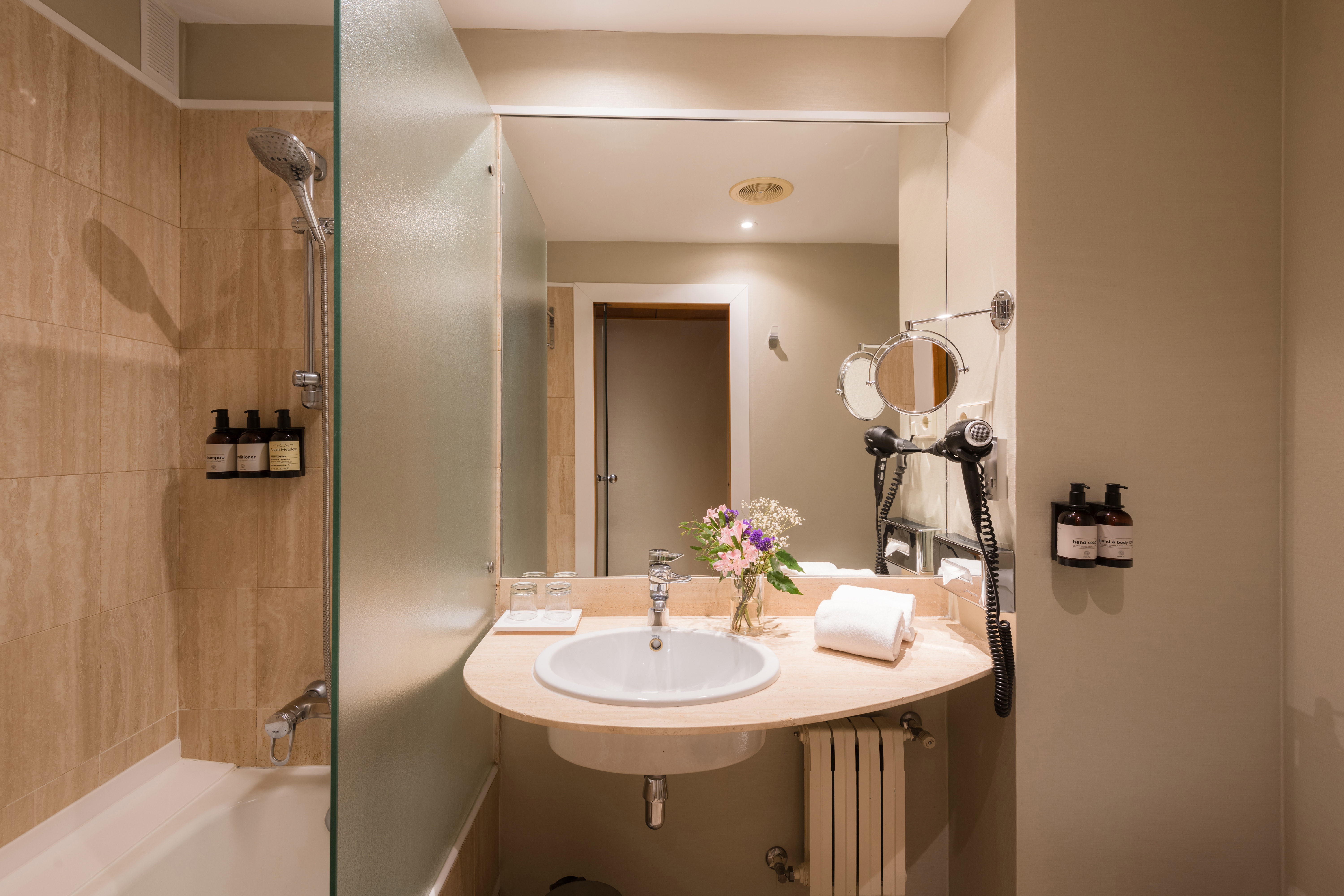 Double Queen Size Bed