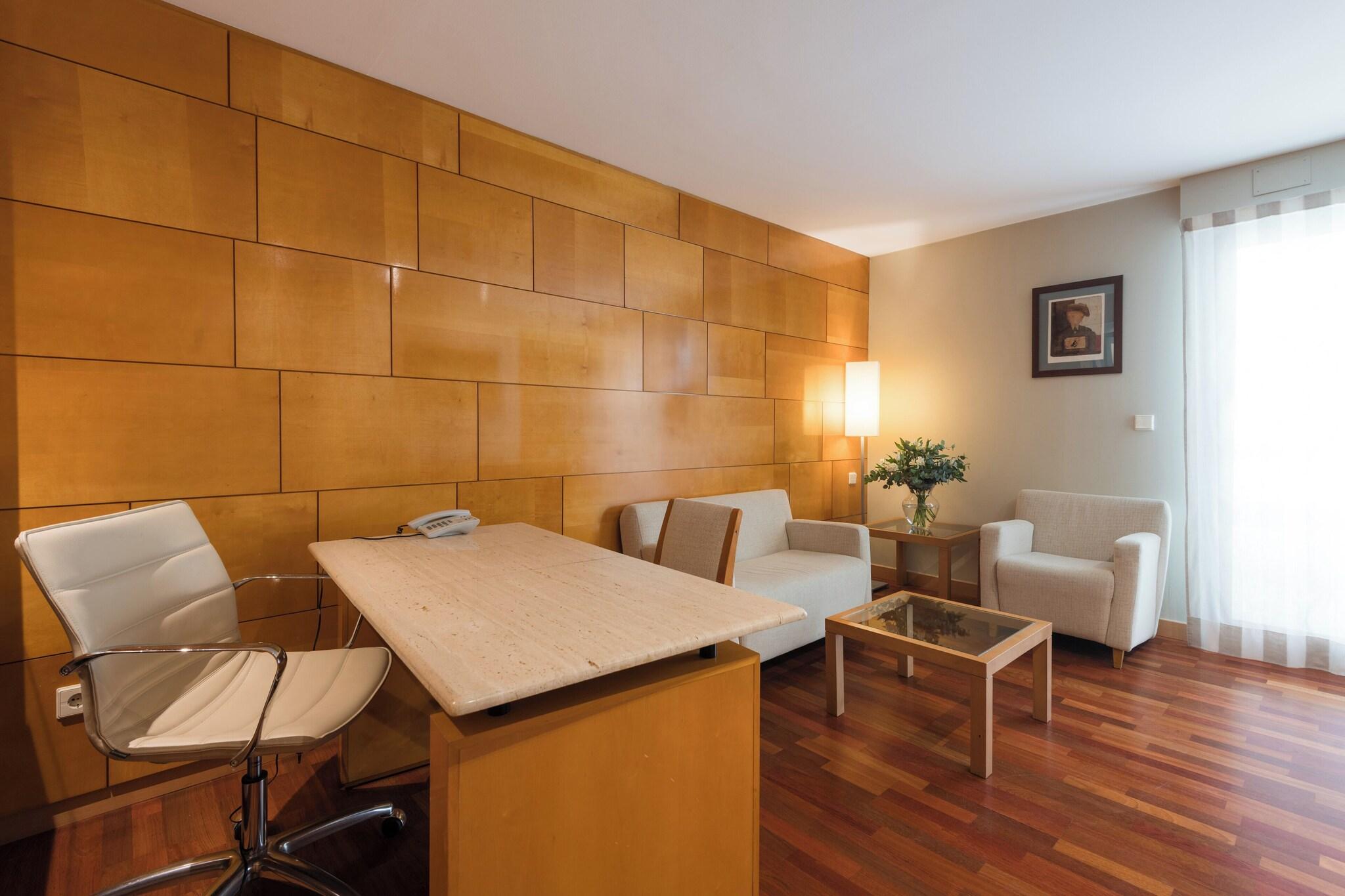 Junior Suite Queen Size Bed