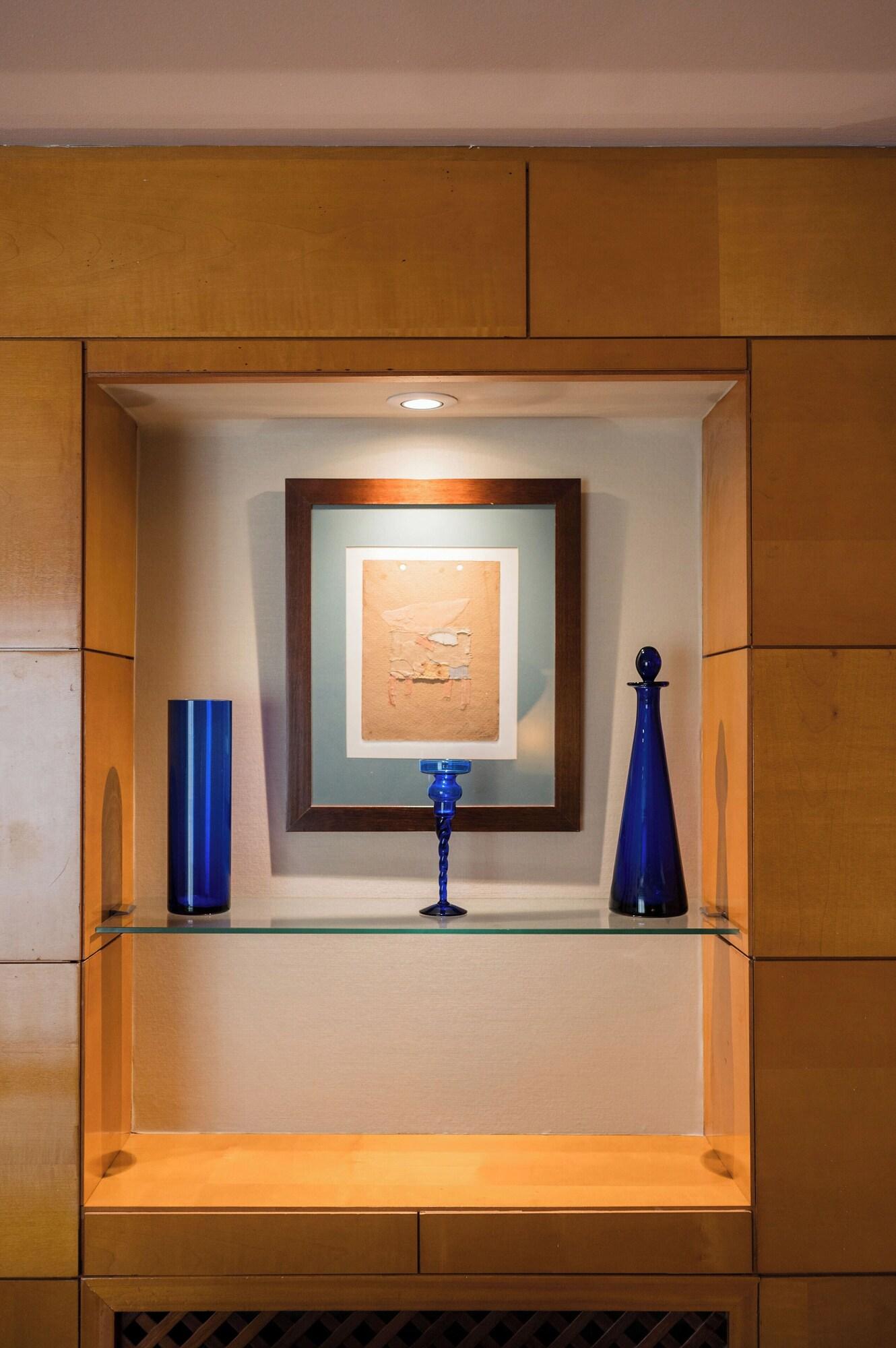 Junior Suite Queen Size Bed