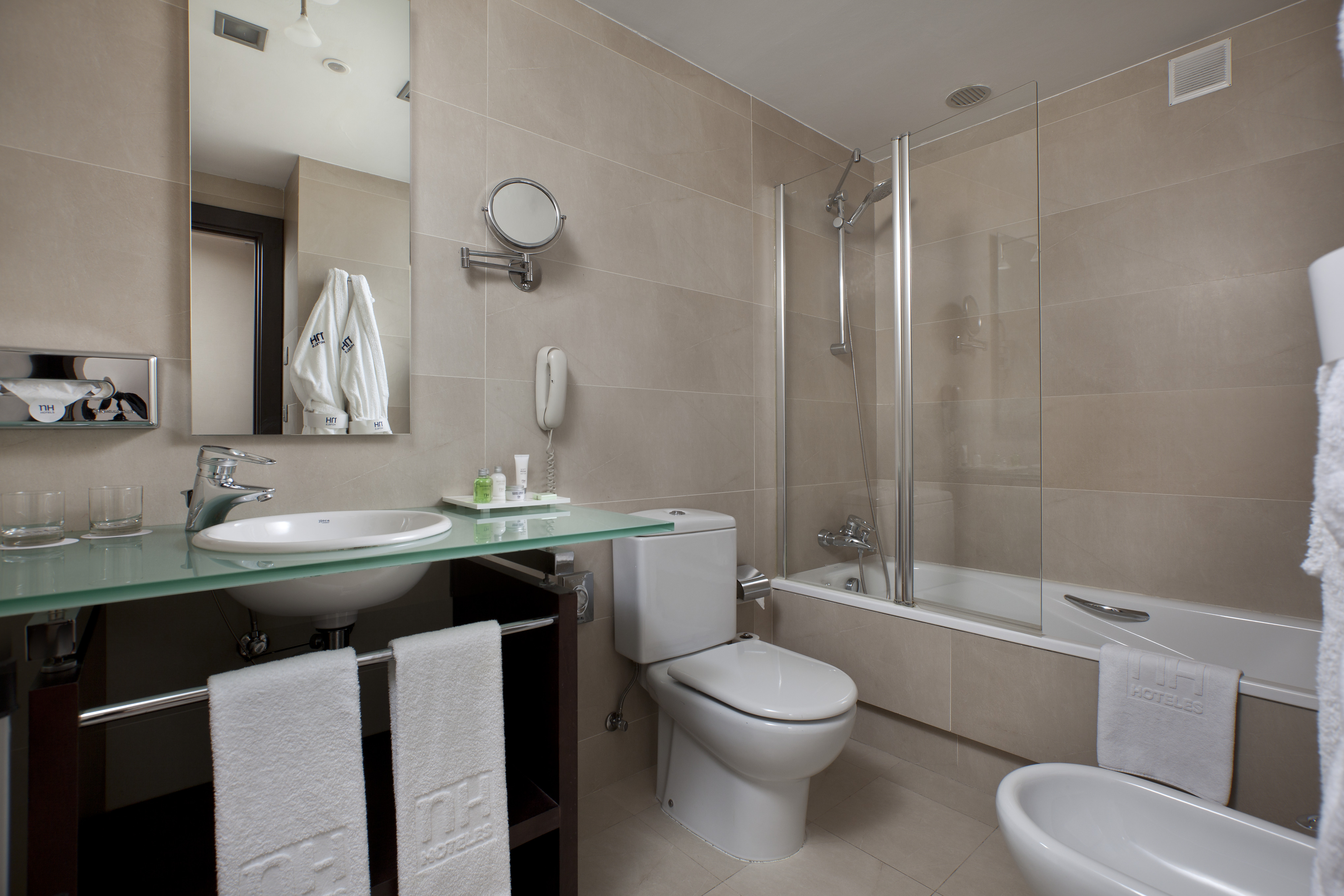 Family Room Capacity 2