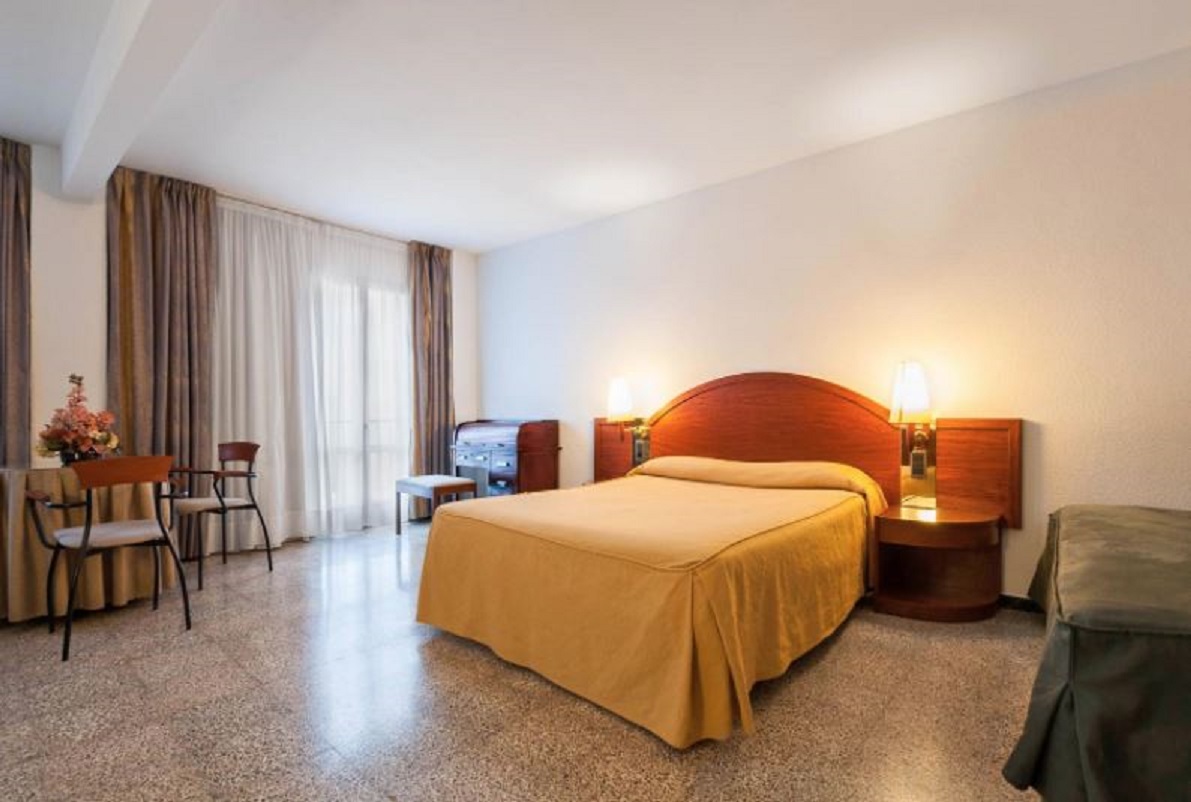 Double or Twin Standard