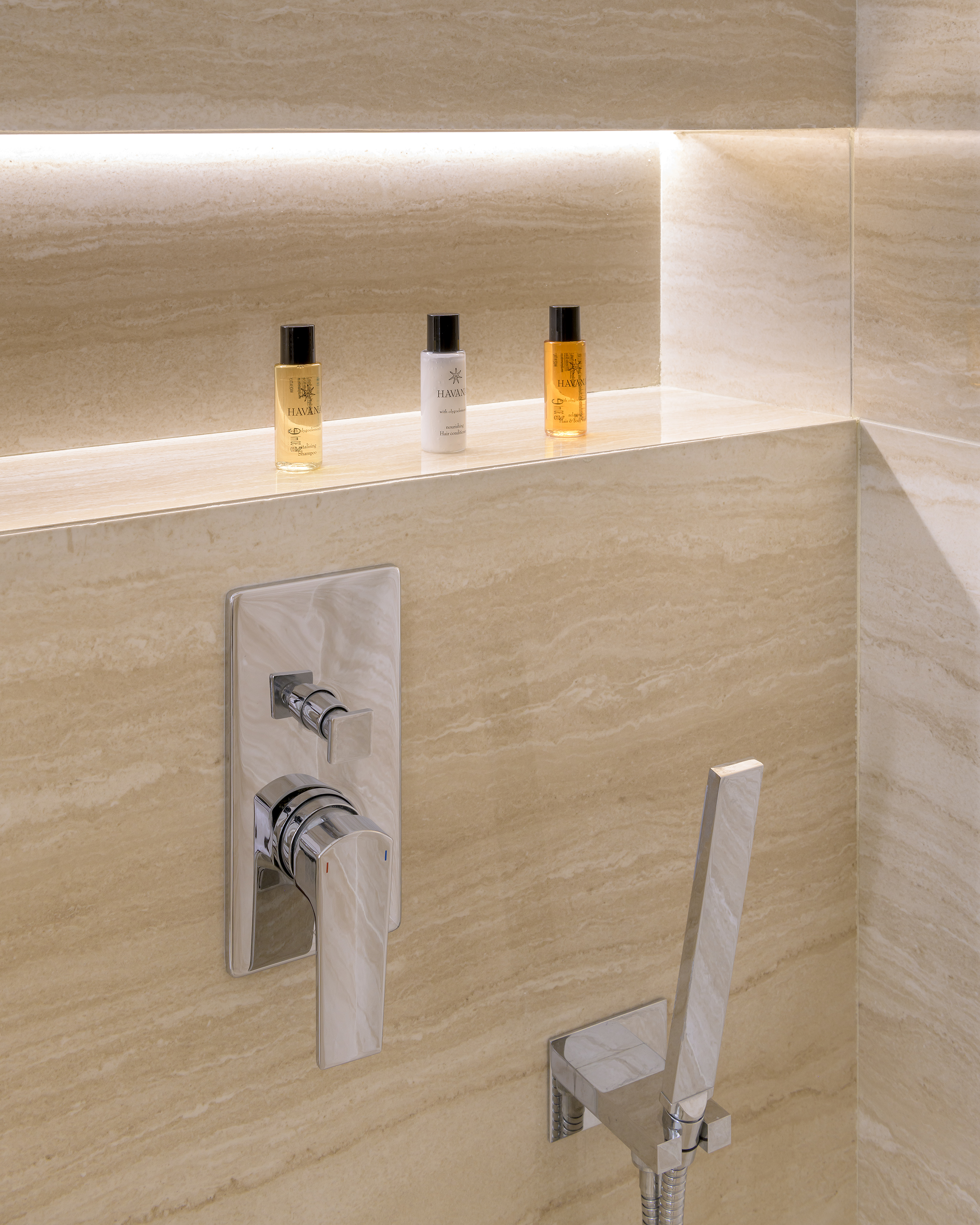 Double or Twin Deluxe Side Sea View