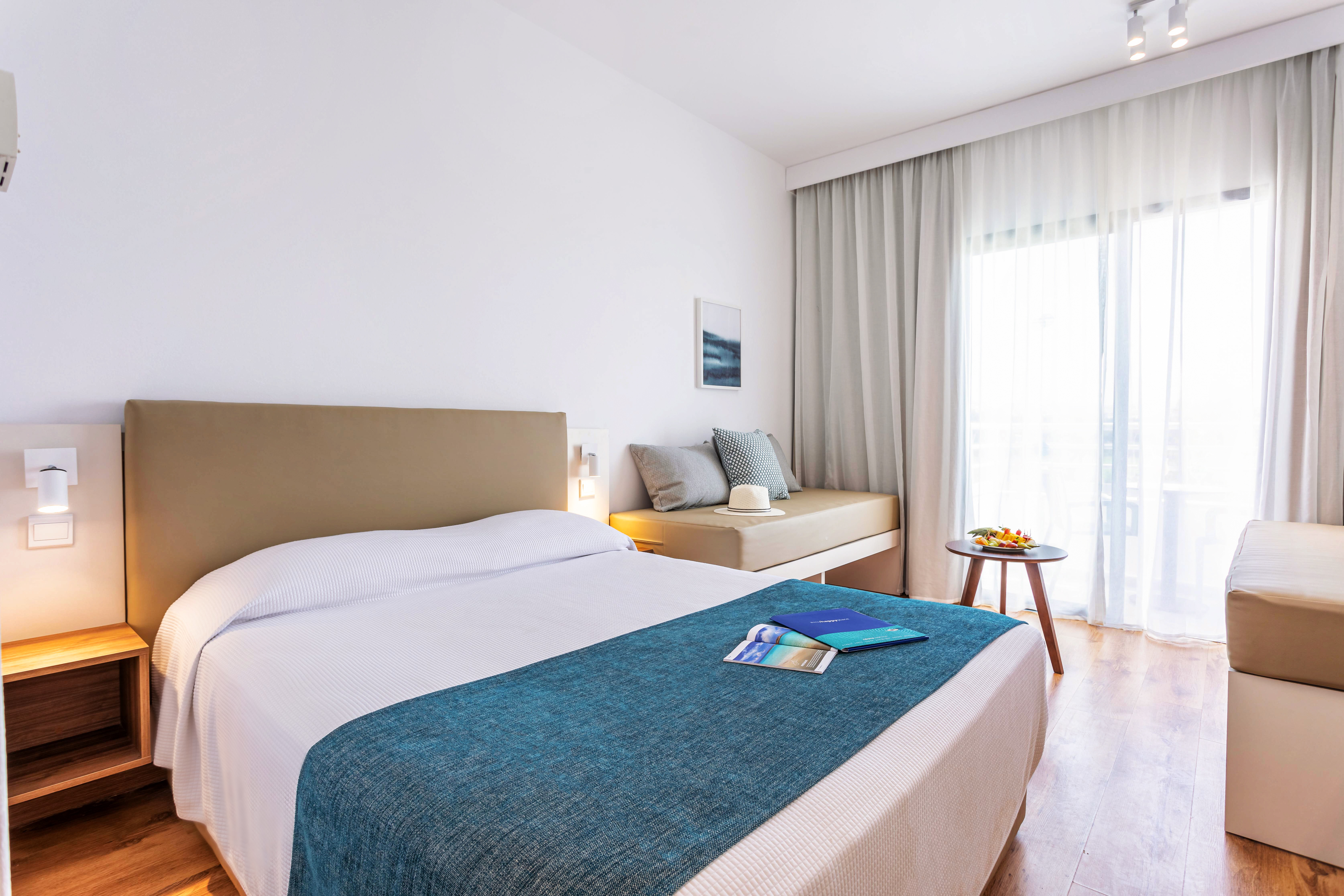 Double or Twin Capacity 4