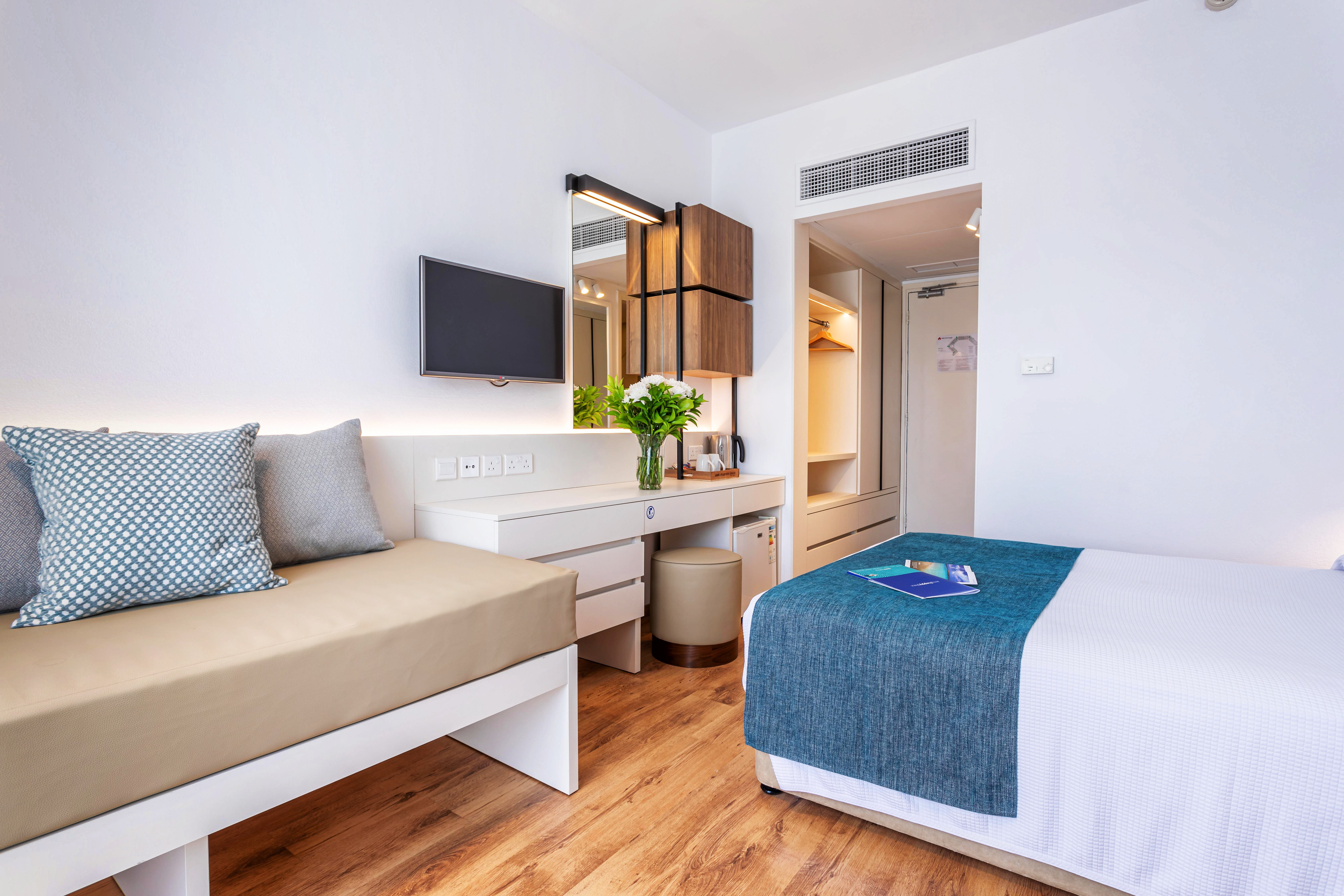 Double or Twin Capacity 4