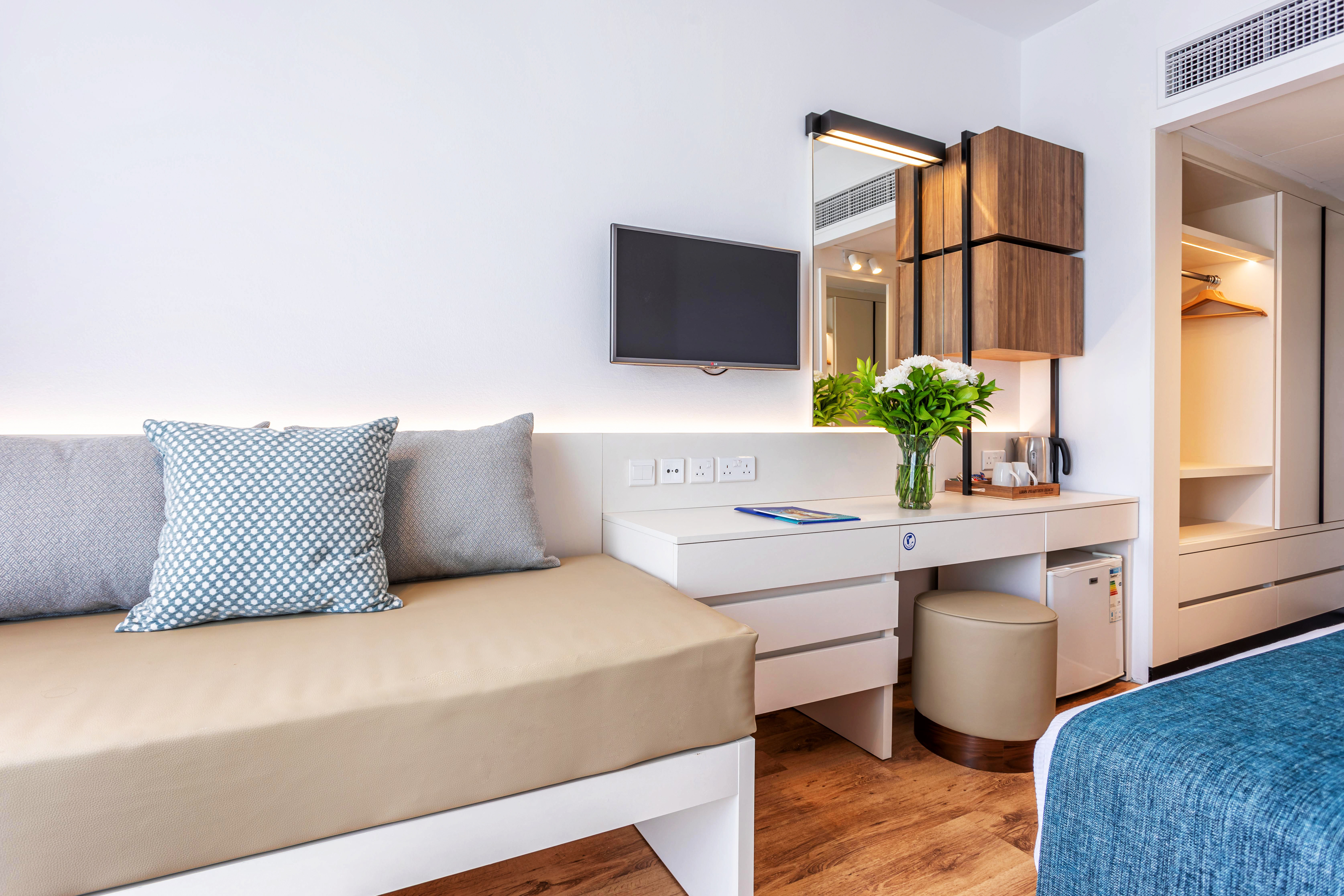 Double or Twin Capacity 4