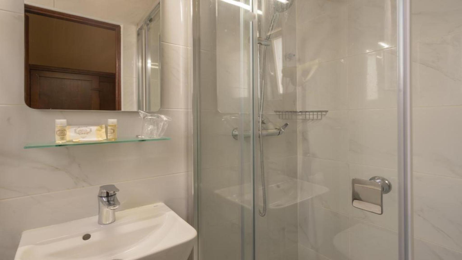 Double or Twin Standard