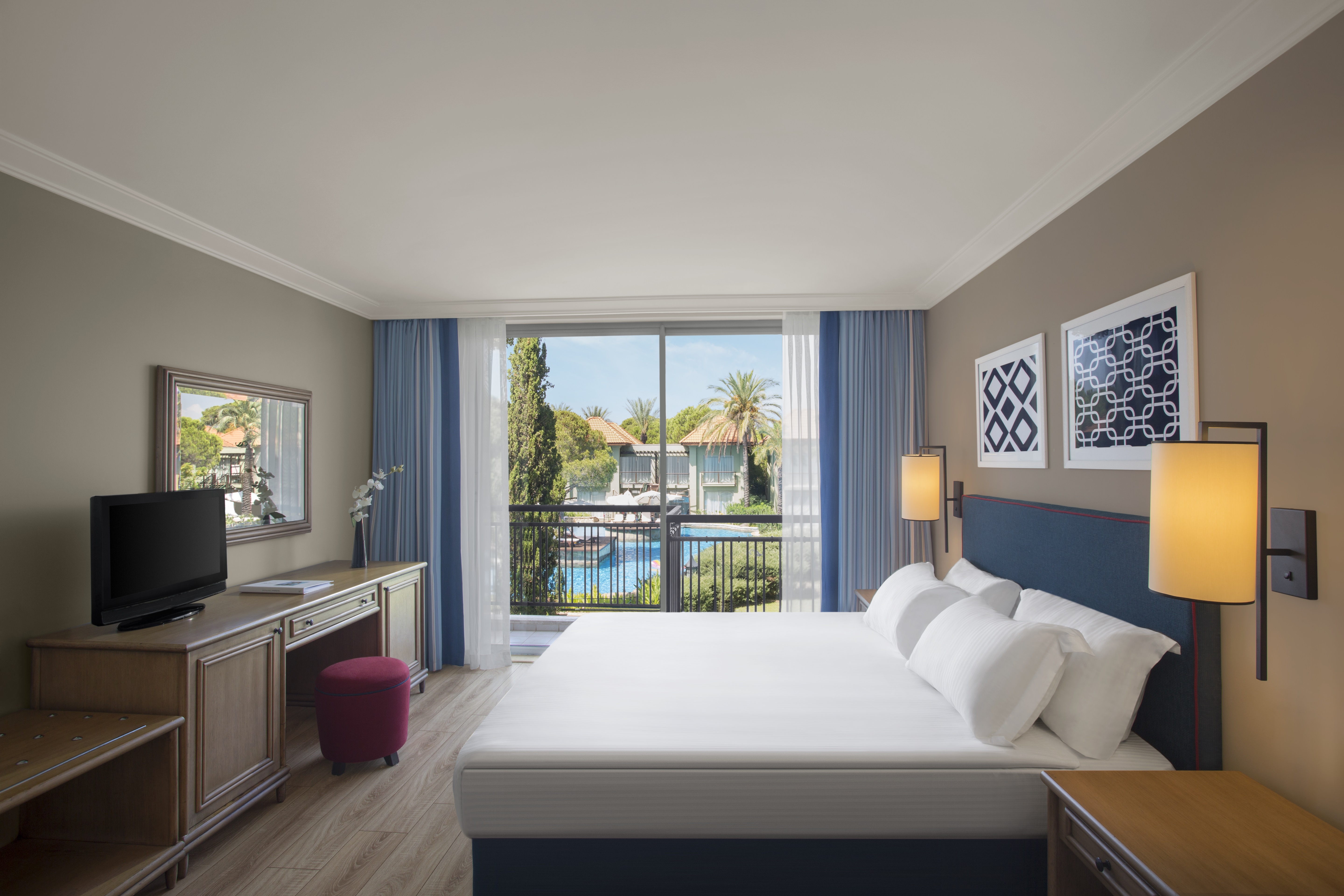 Family Room Capacity 4