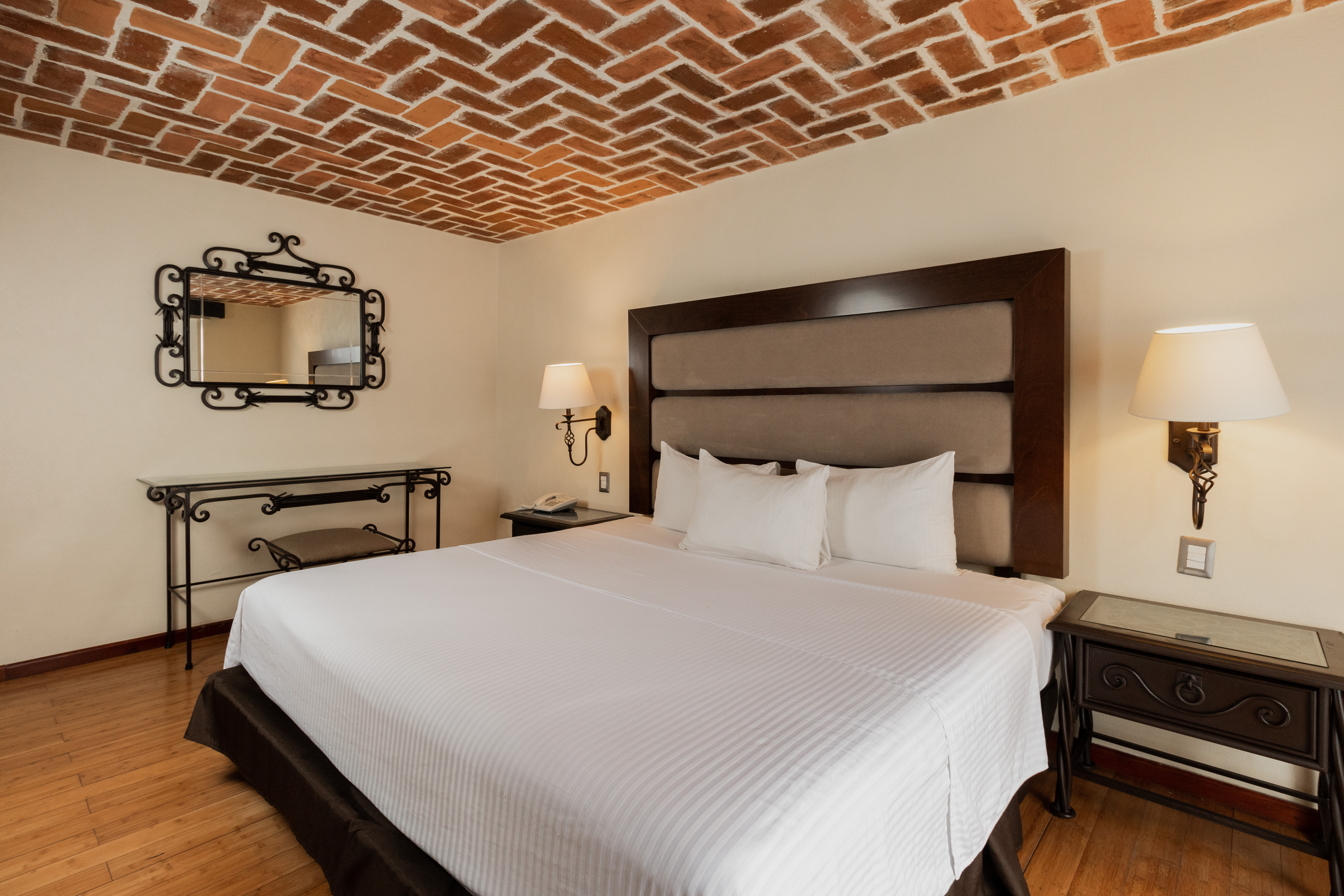 Double Deluxe King Bed