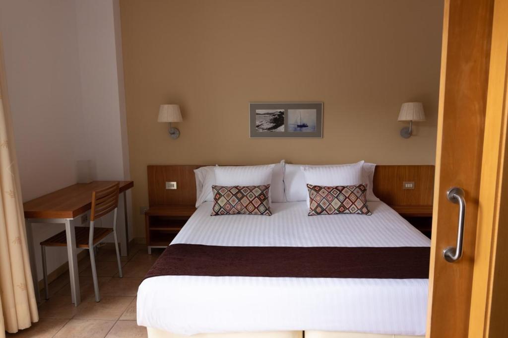 Family Room Capacity 4