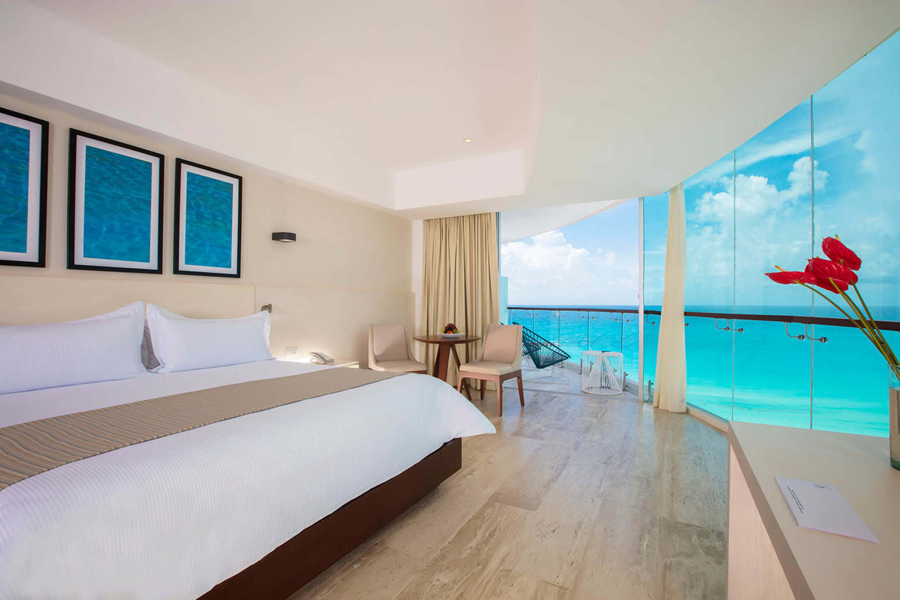 Suite Ocean Front King Bed
