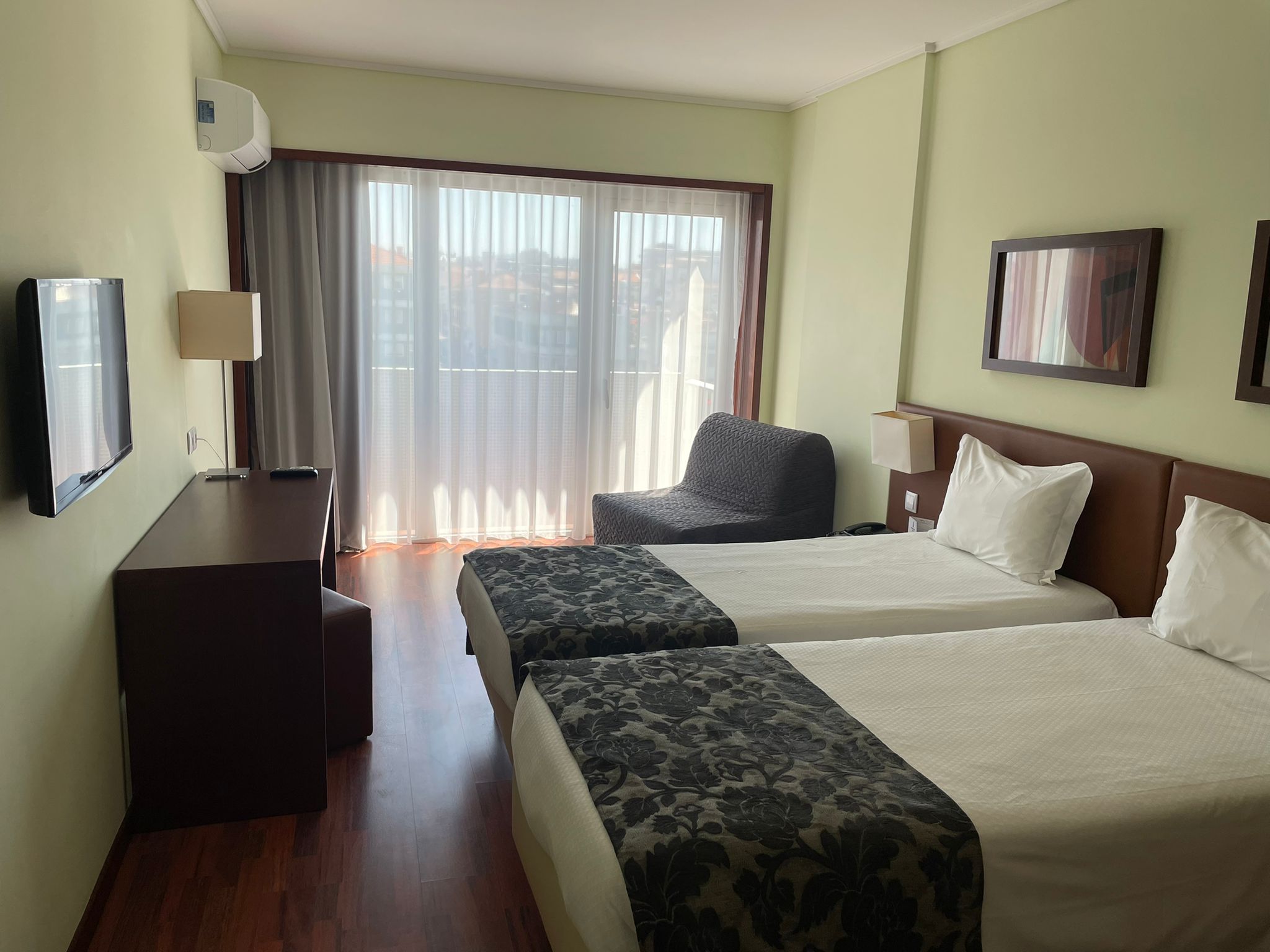 Family Room City View