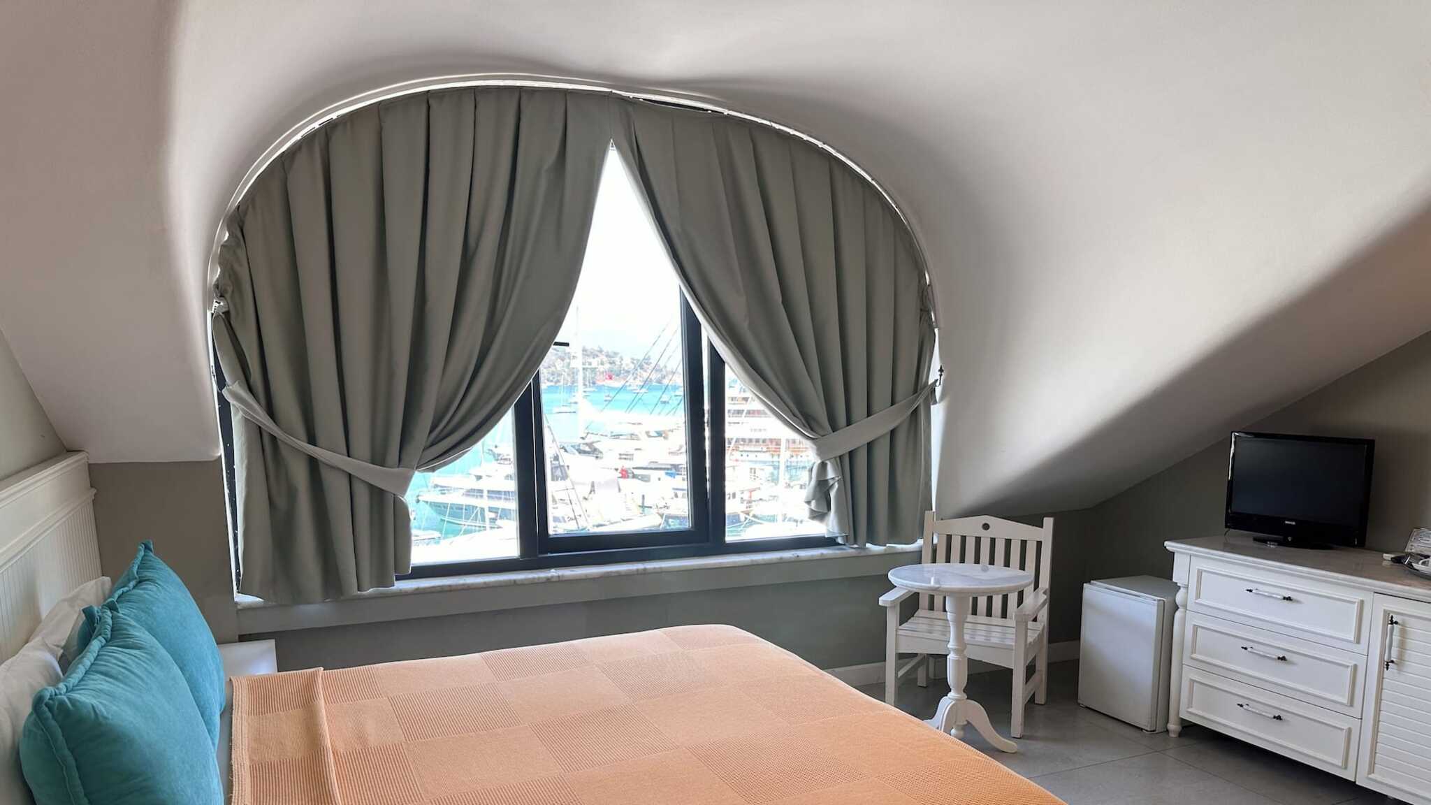 Room Three Bedrooms One Bathroom