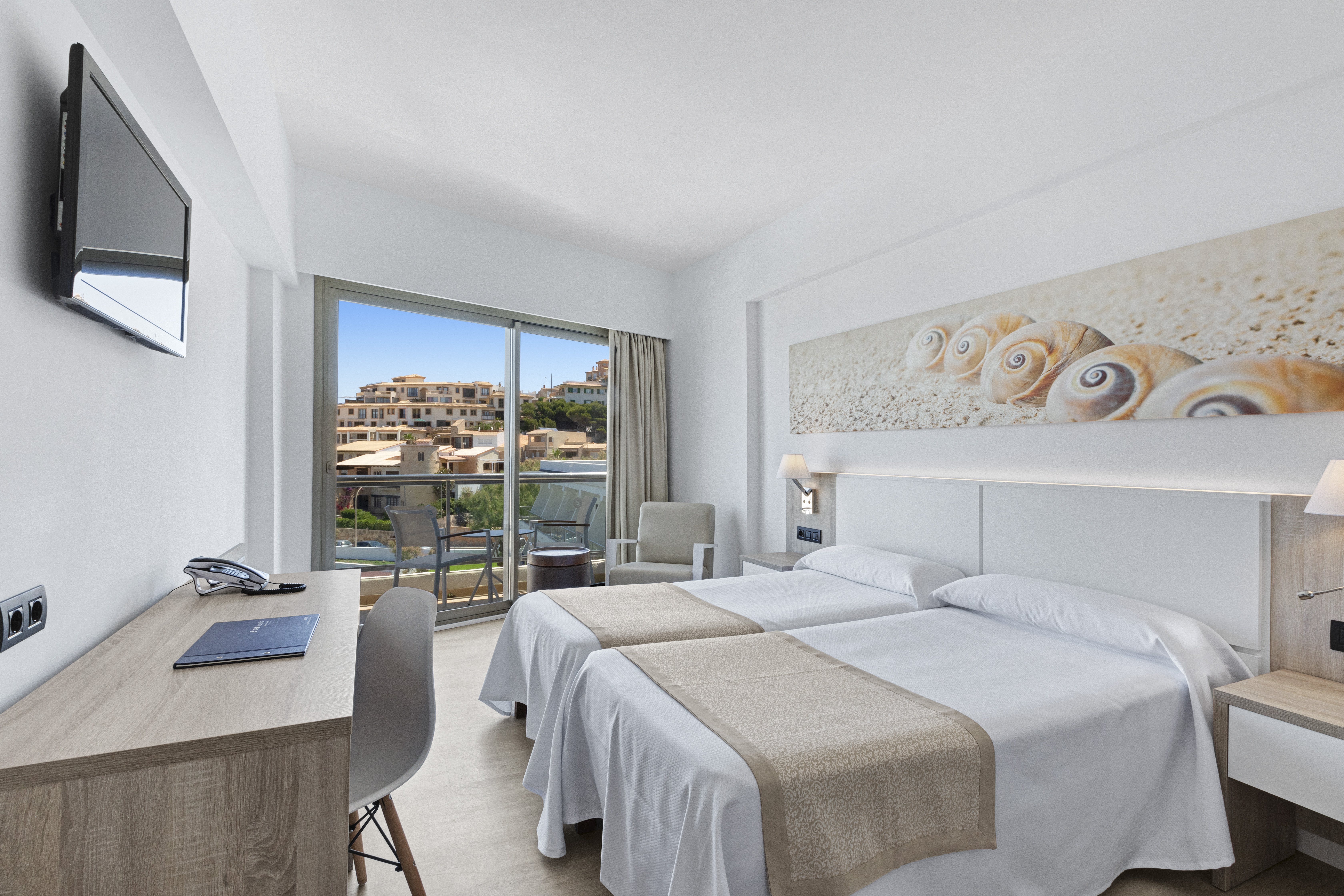 Double or Twin Side Sea View