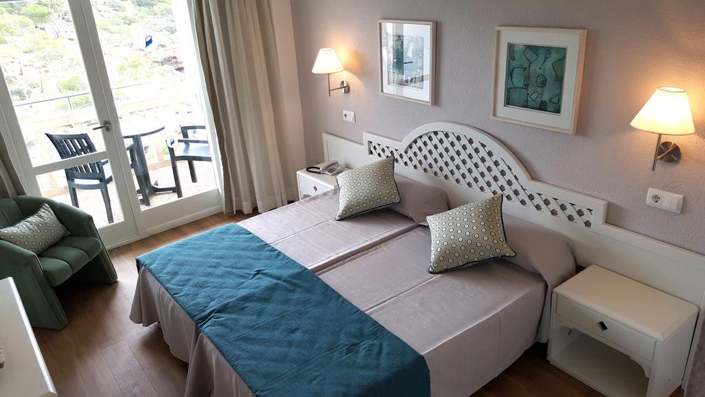 Double or Twin Side Sea View