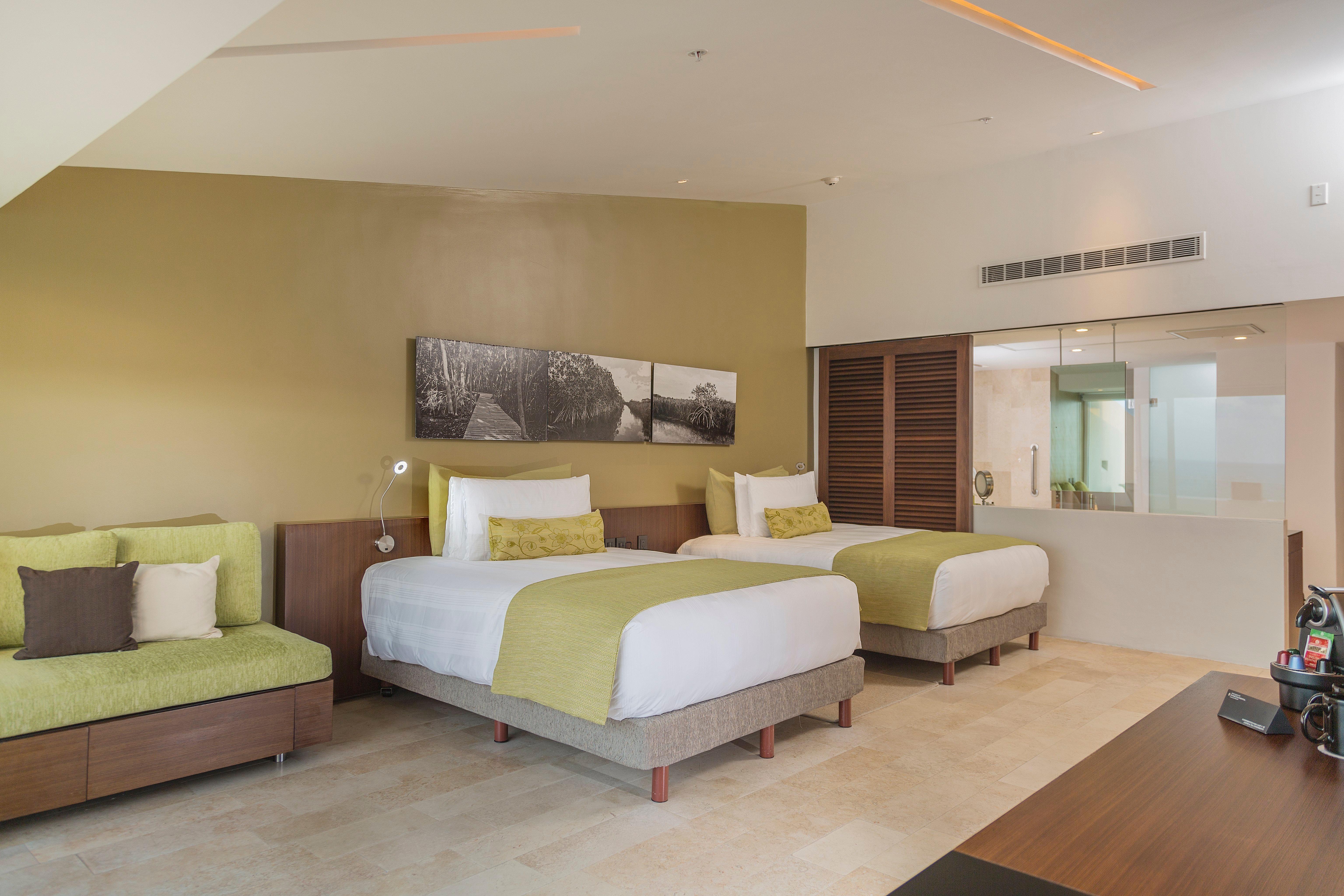 Quadruple Club Ocean View