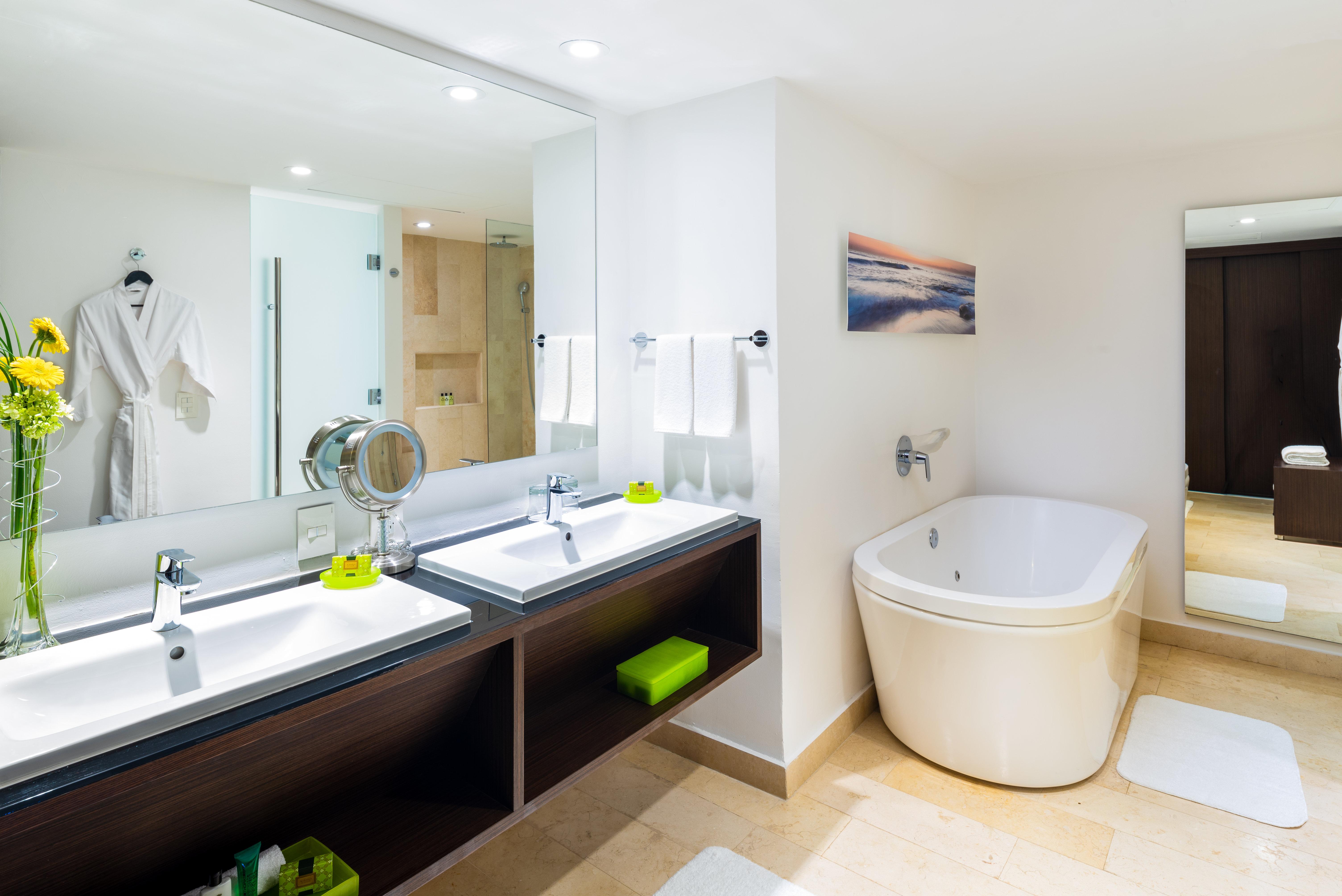 Suite Ocean View King Bed