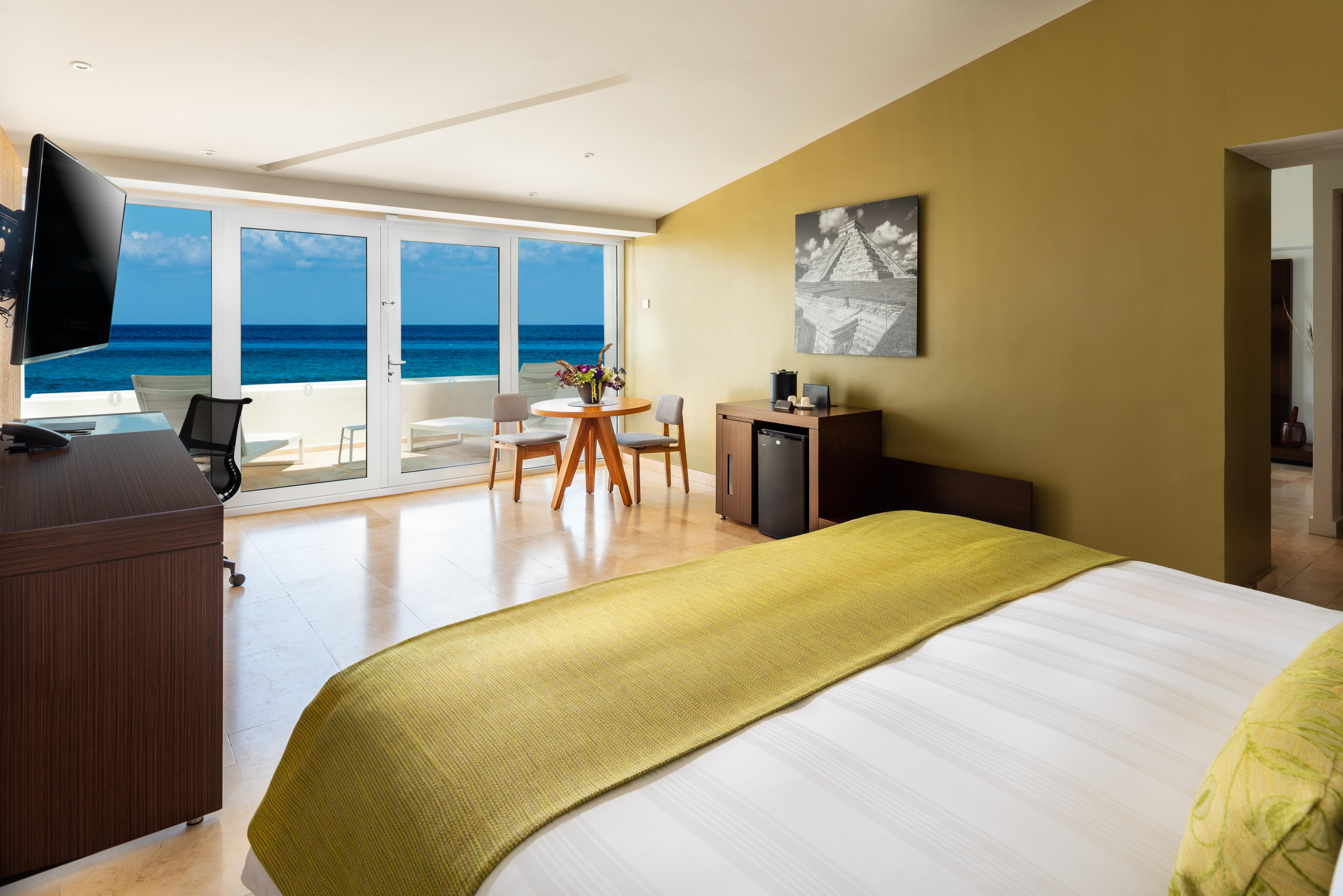Suite Ocean Front King Bed