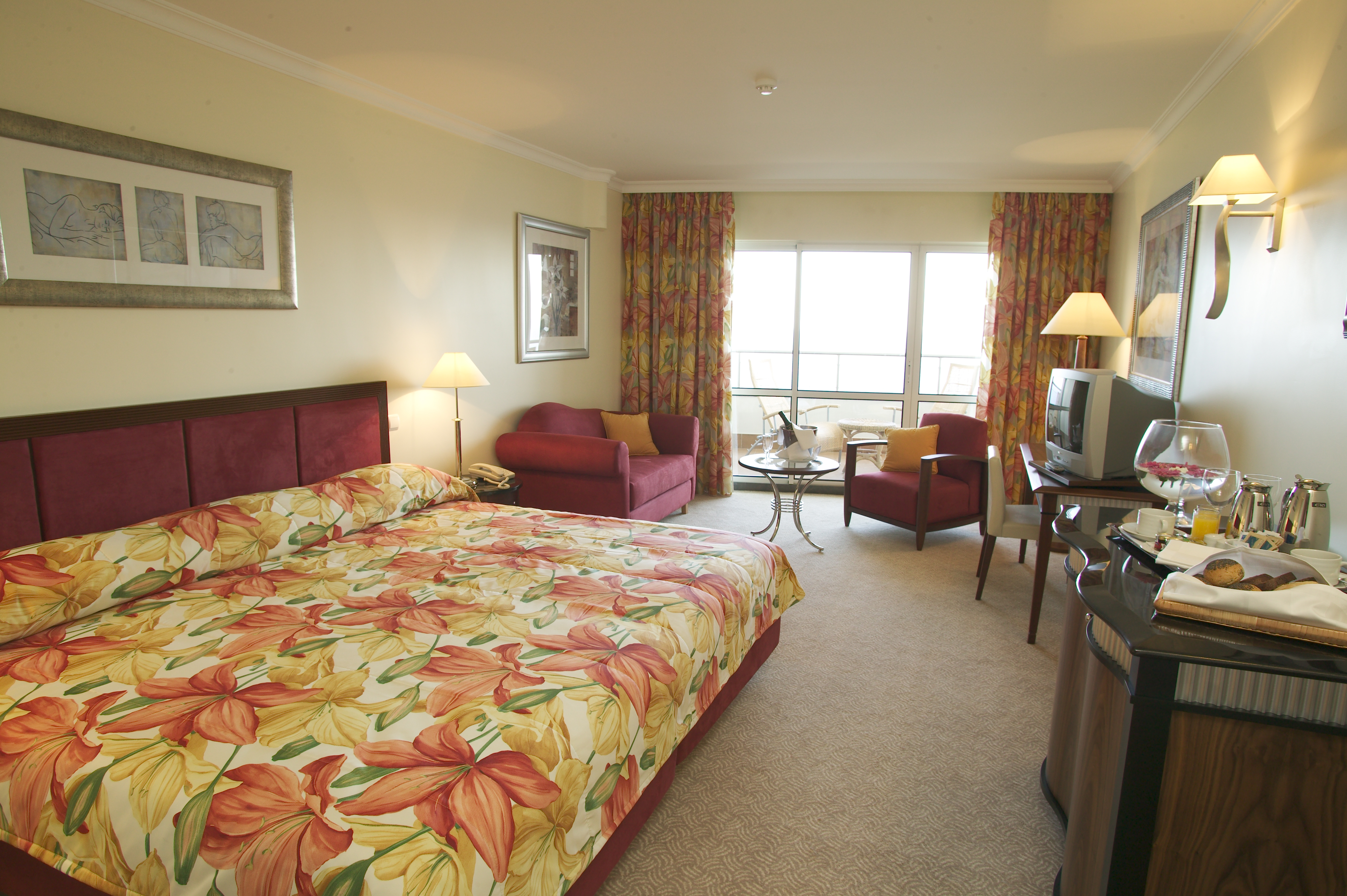 Double or Twin Side Sea View