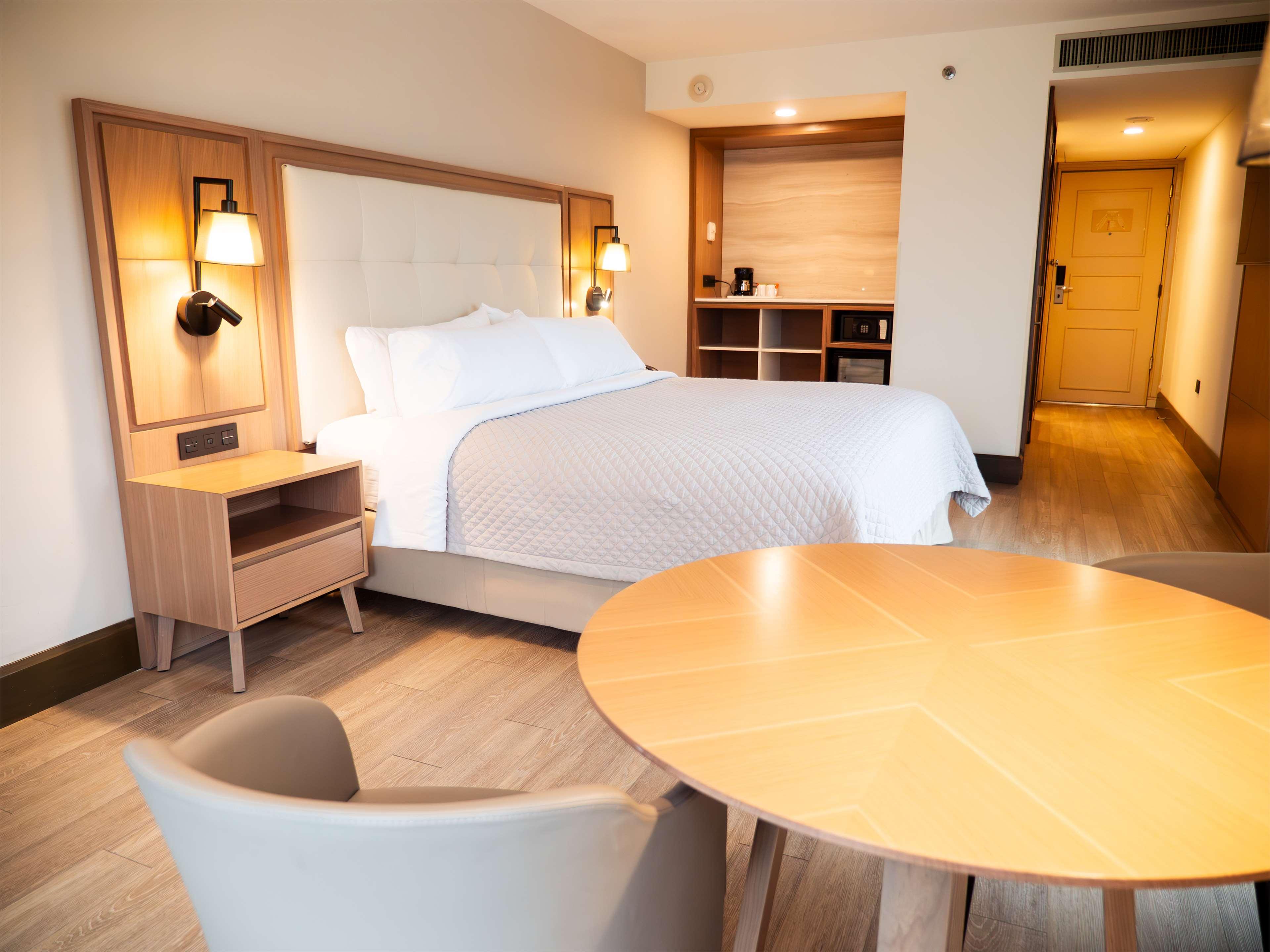 Double Accessible Superior