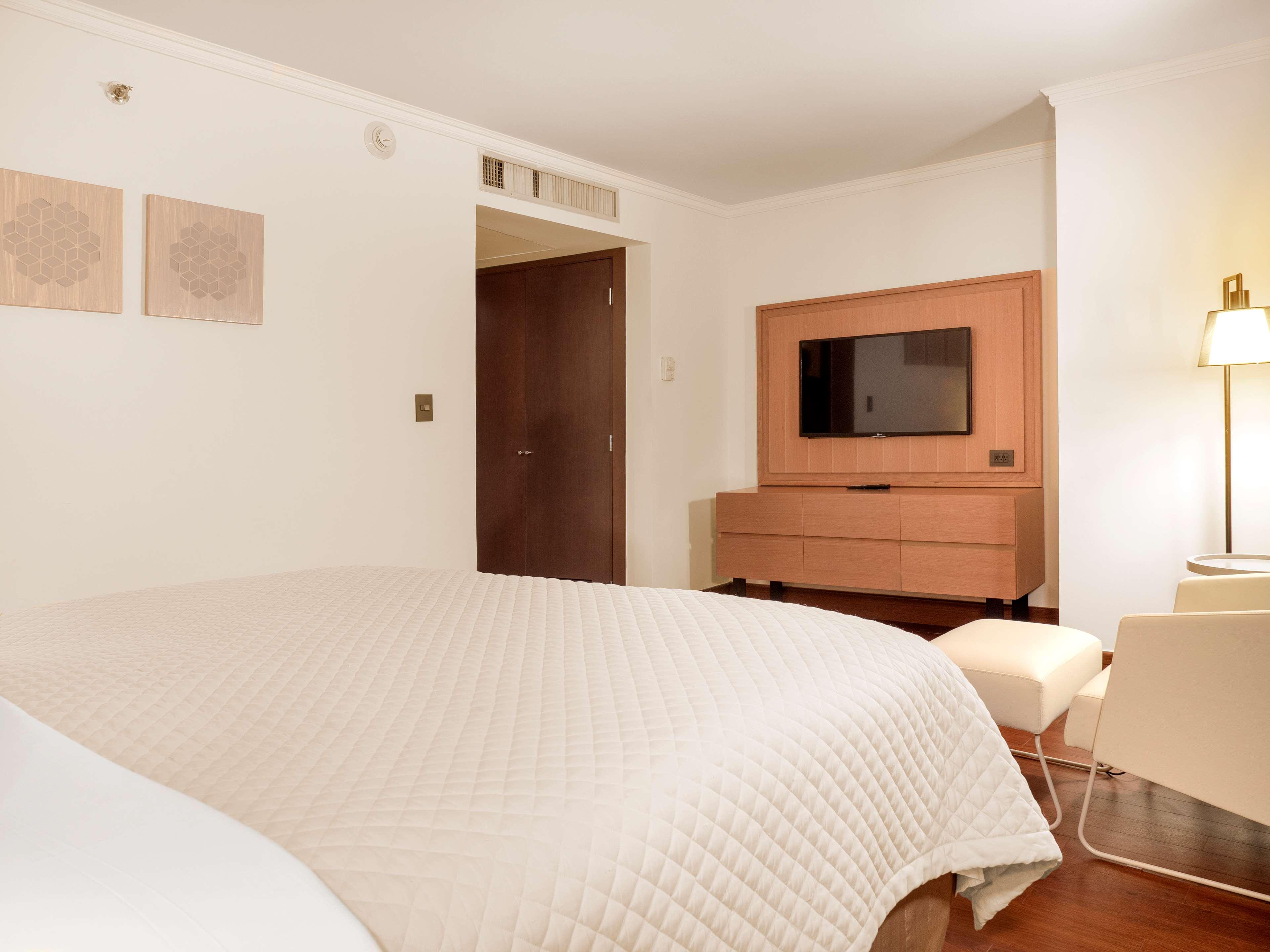 Junior Suite King Size Bed