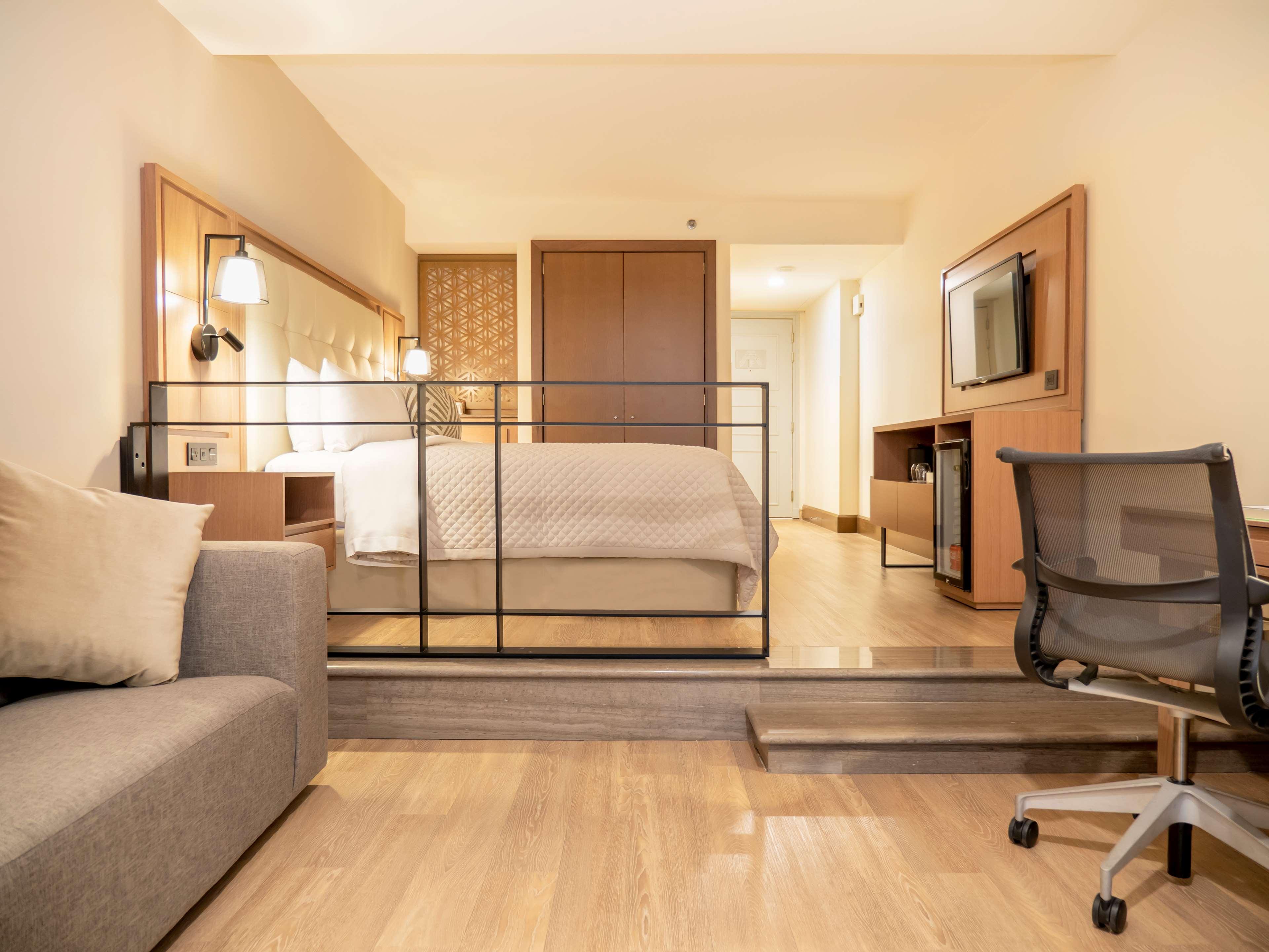 Double Executive King Bed