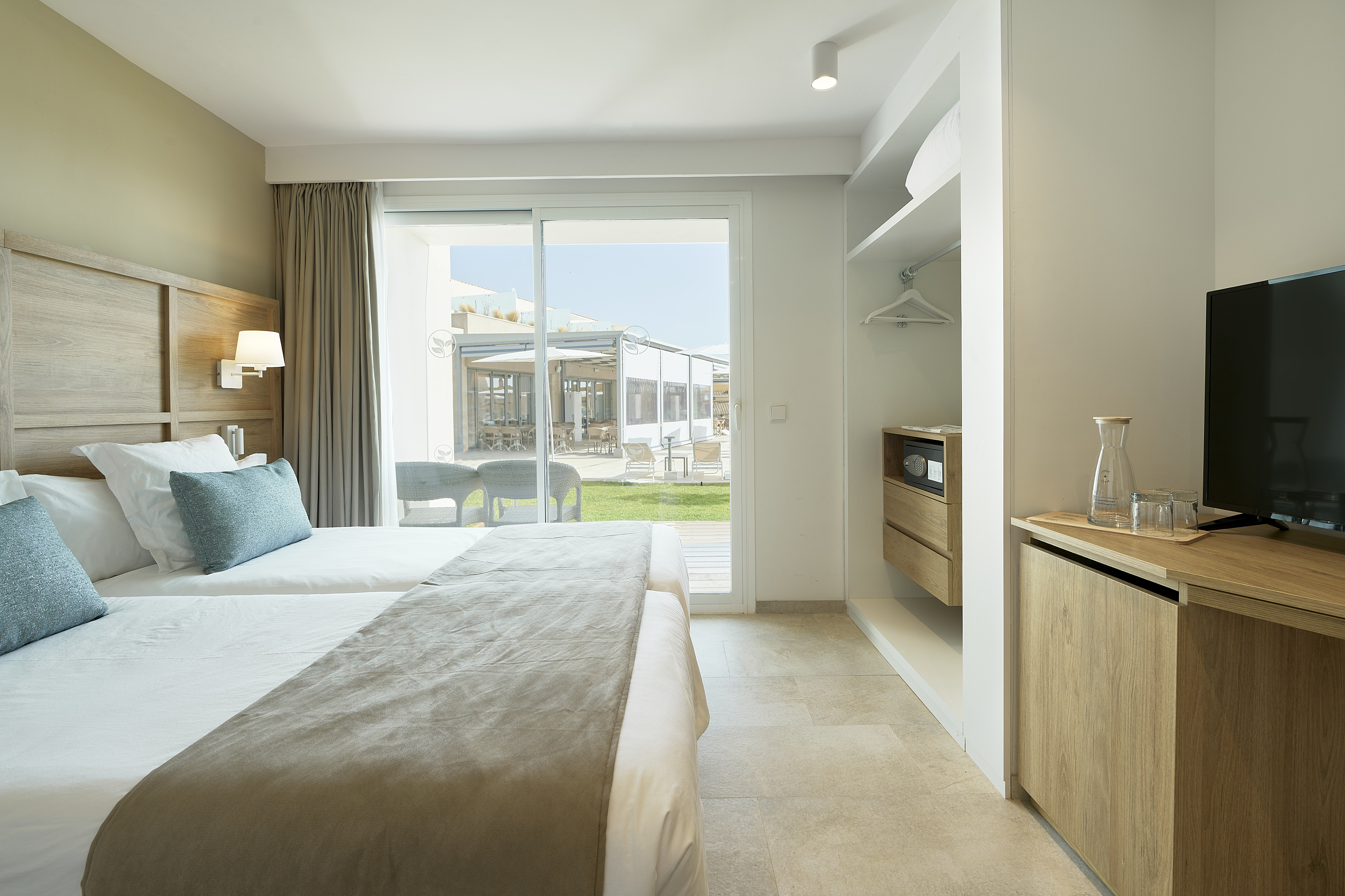 Double or Twin Classic with Terrace