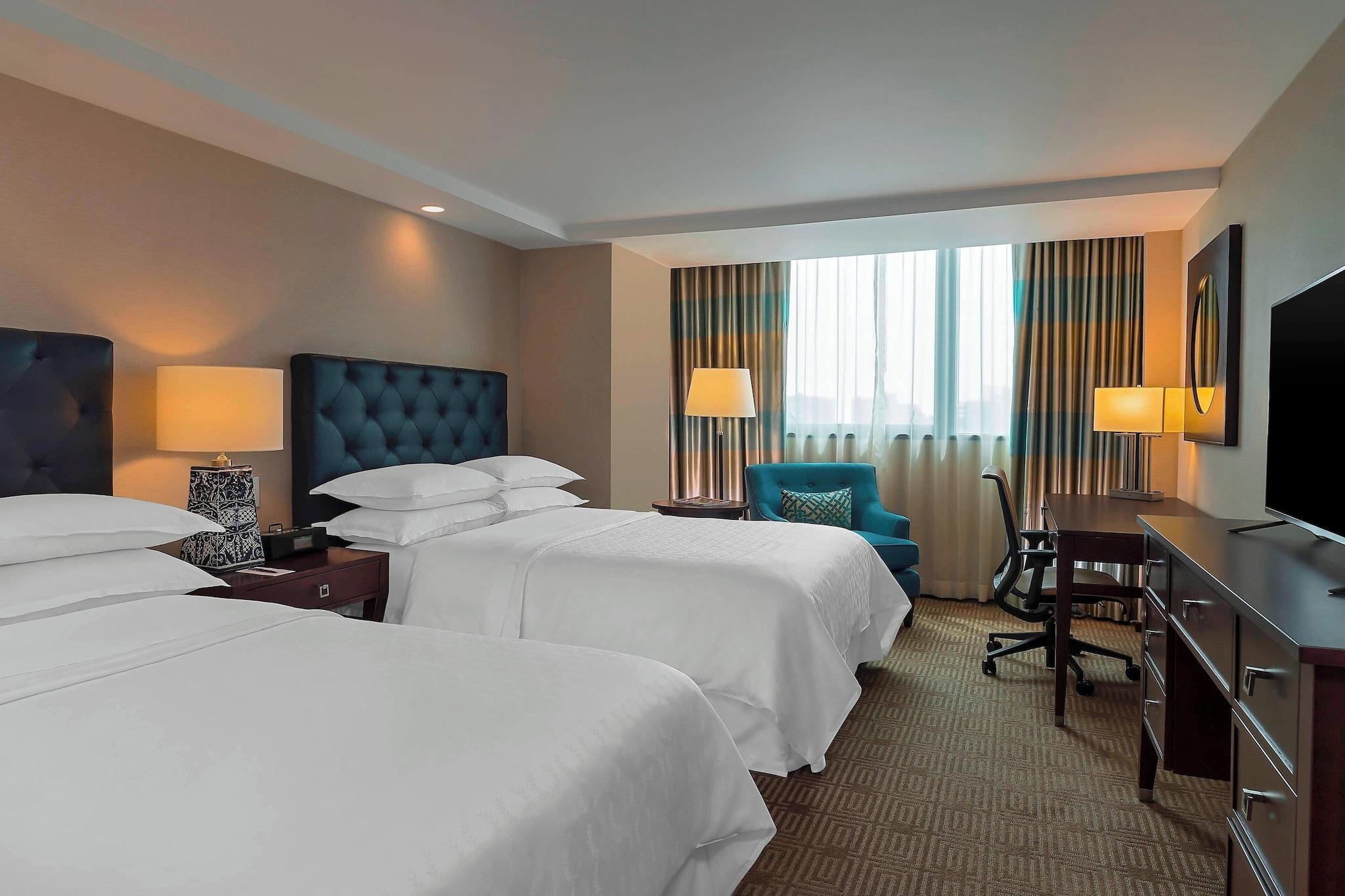 Quadruple Deluxe with Views