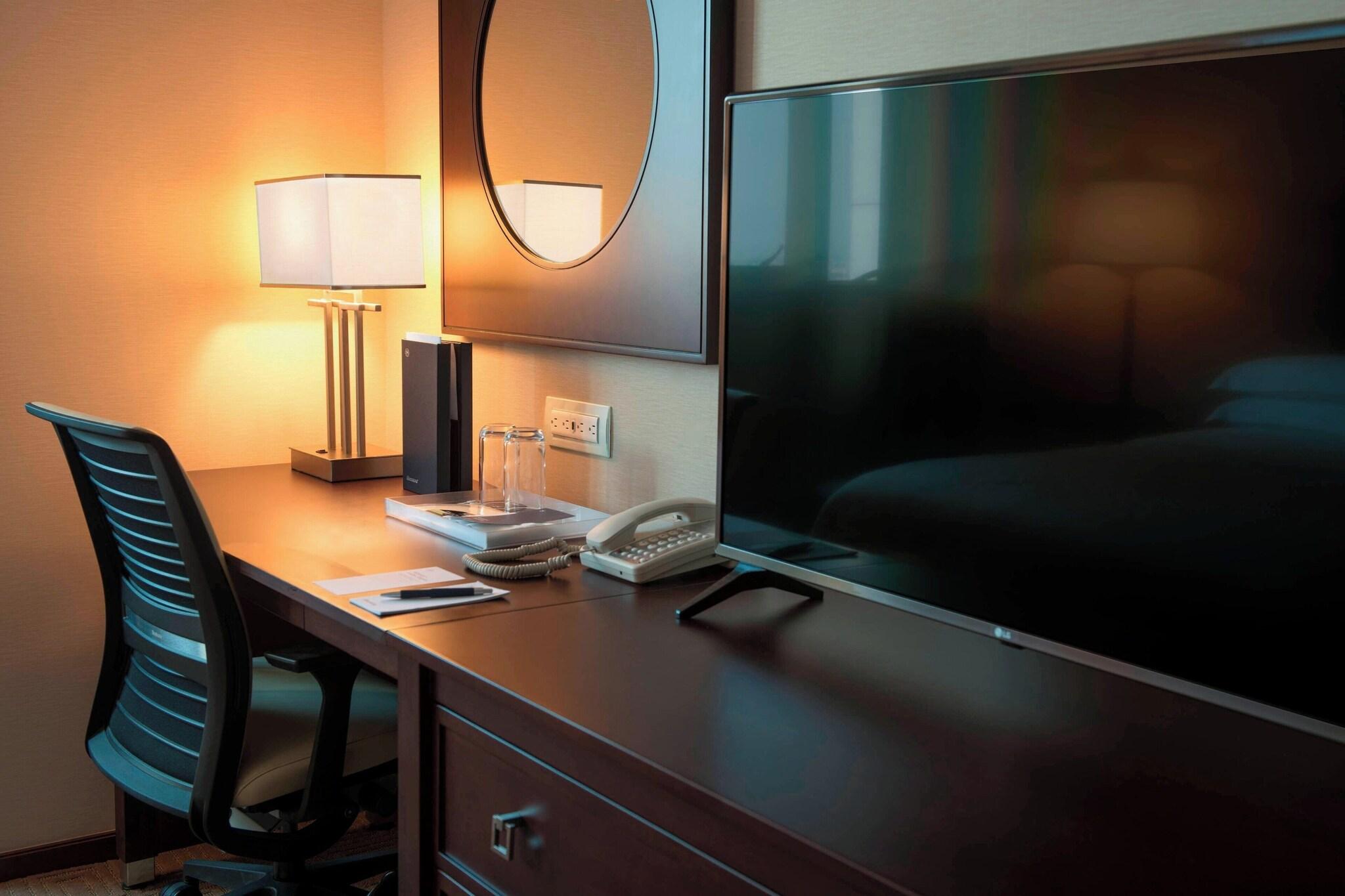 Double Deluxe King Bed