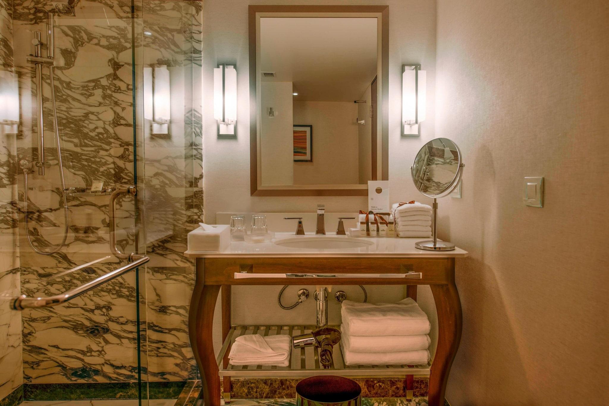 Room Deluxe Two Double Beds