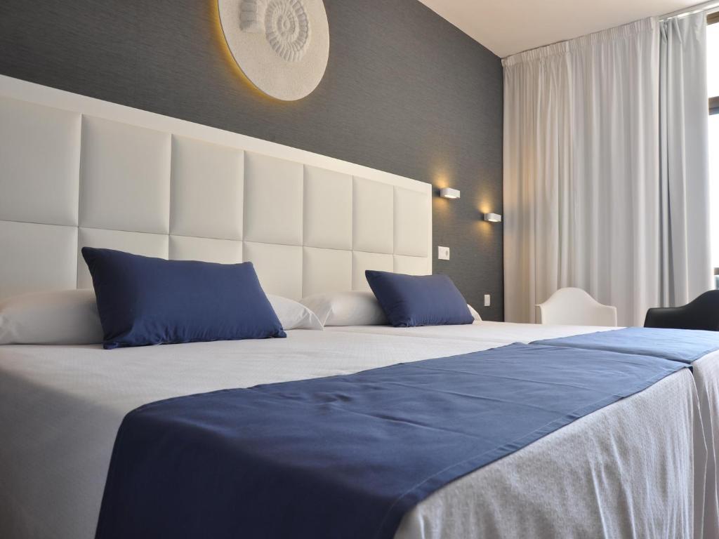 Double or Twin Capacity 2