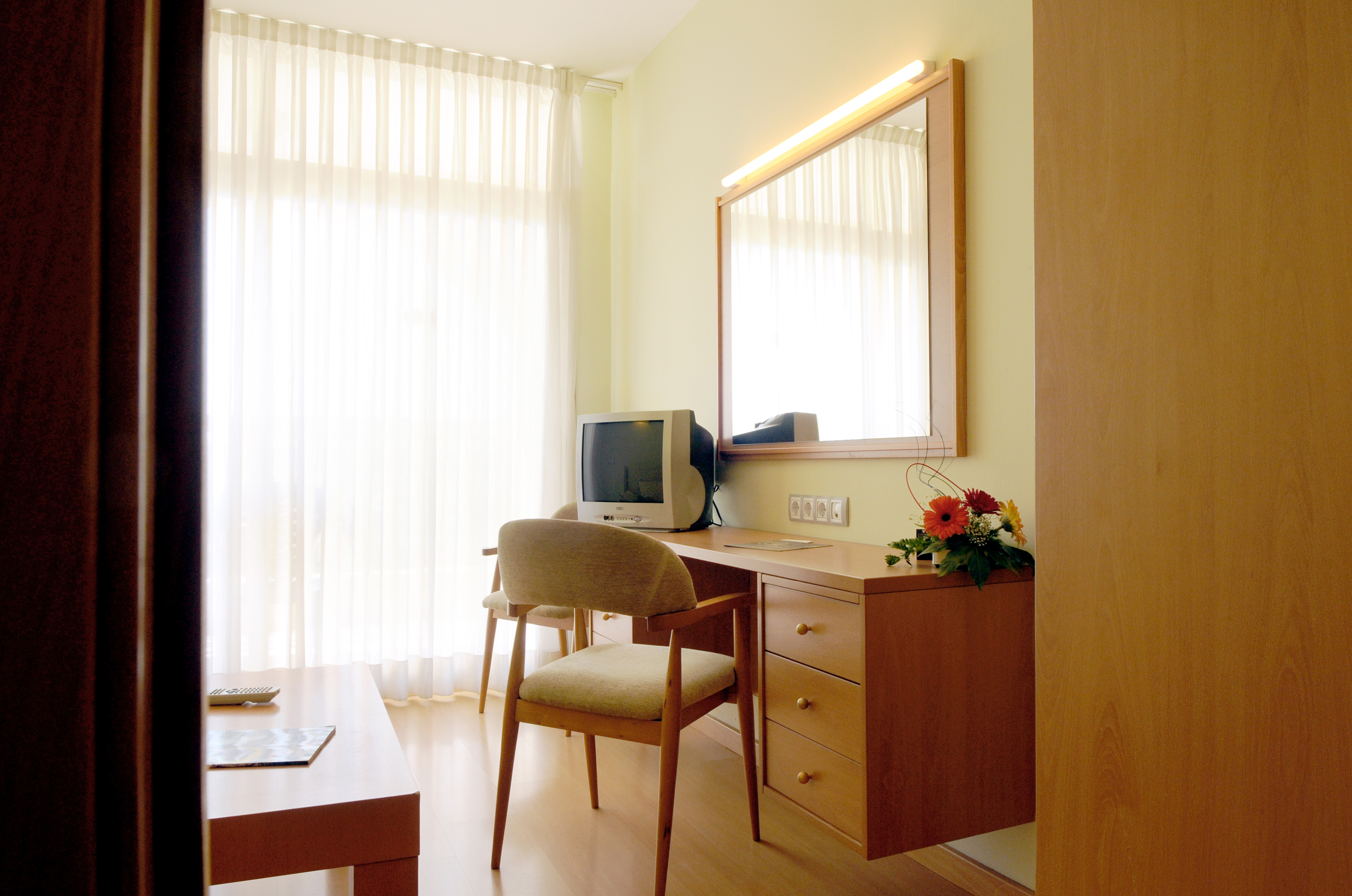 Family Room Capacity 2