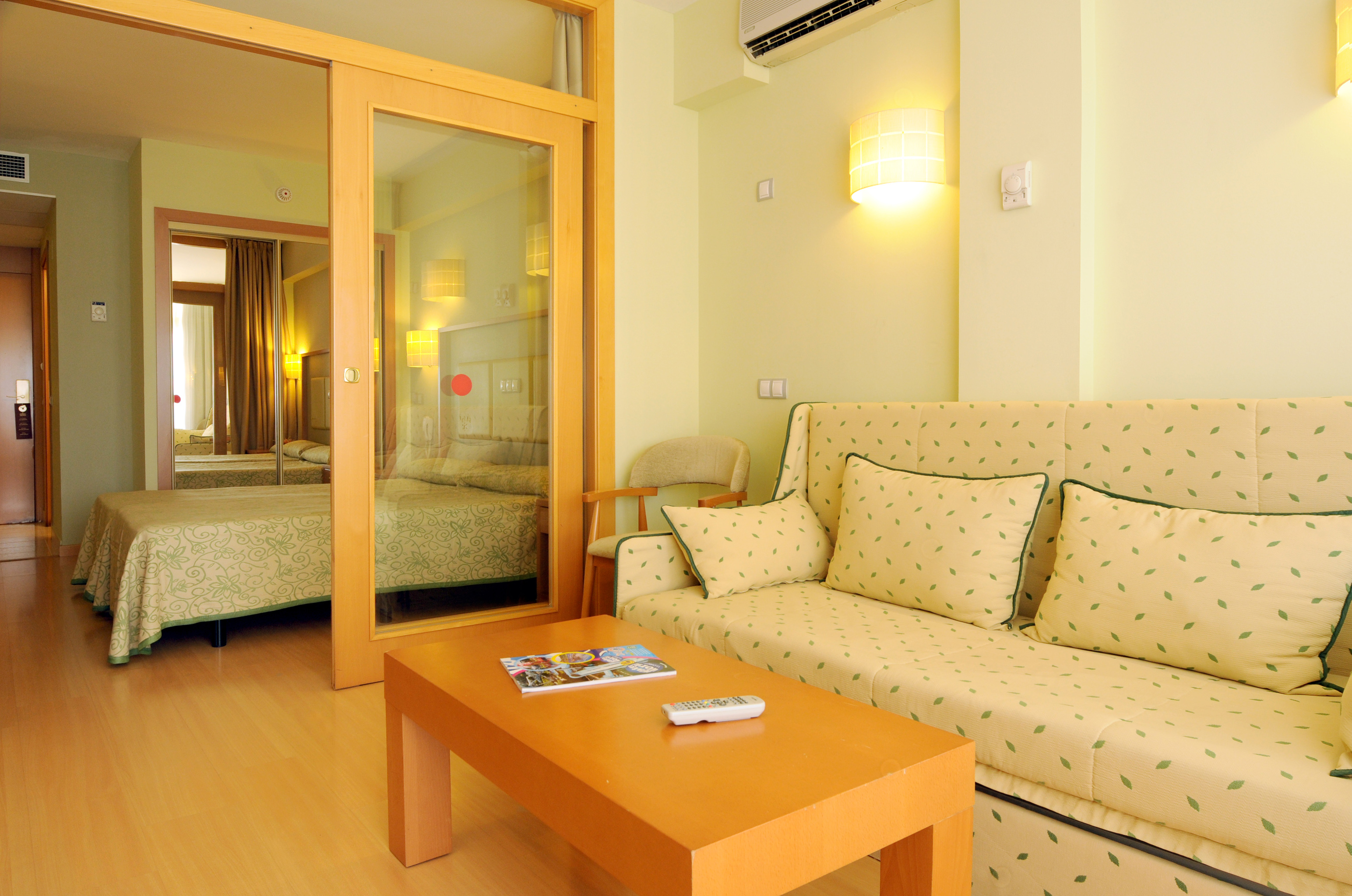 Family Room Capacity 2