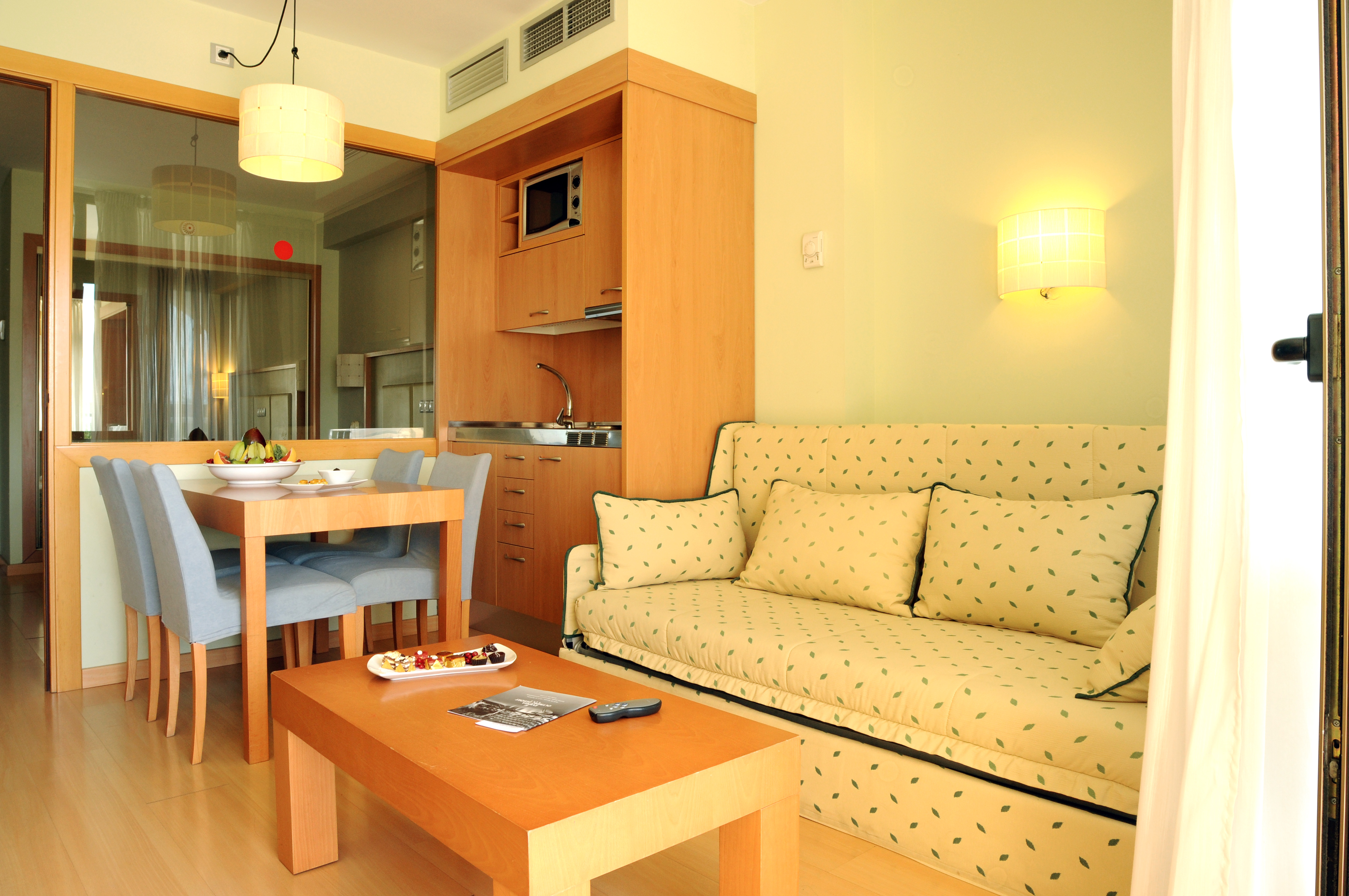 Family Room Capacity 4