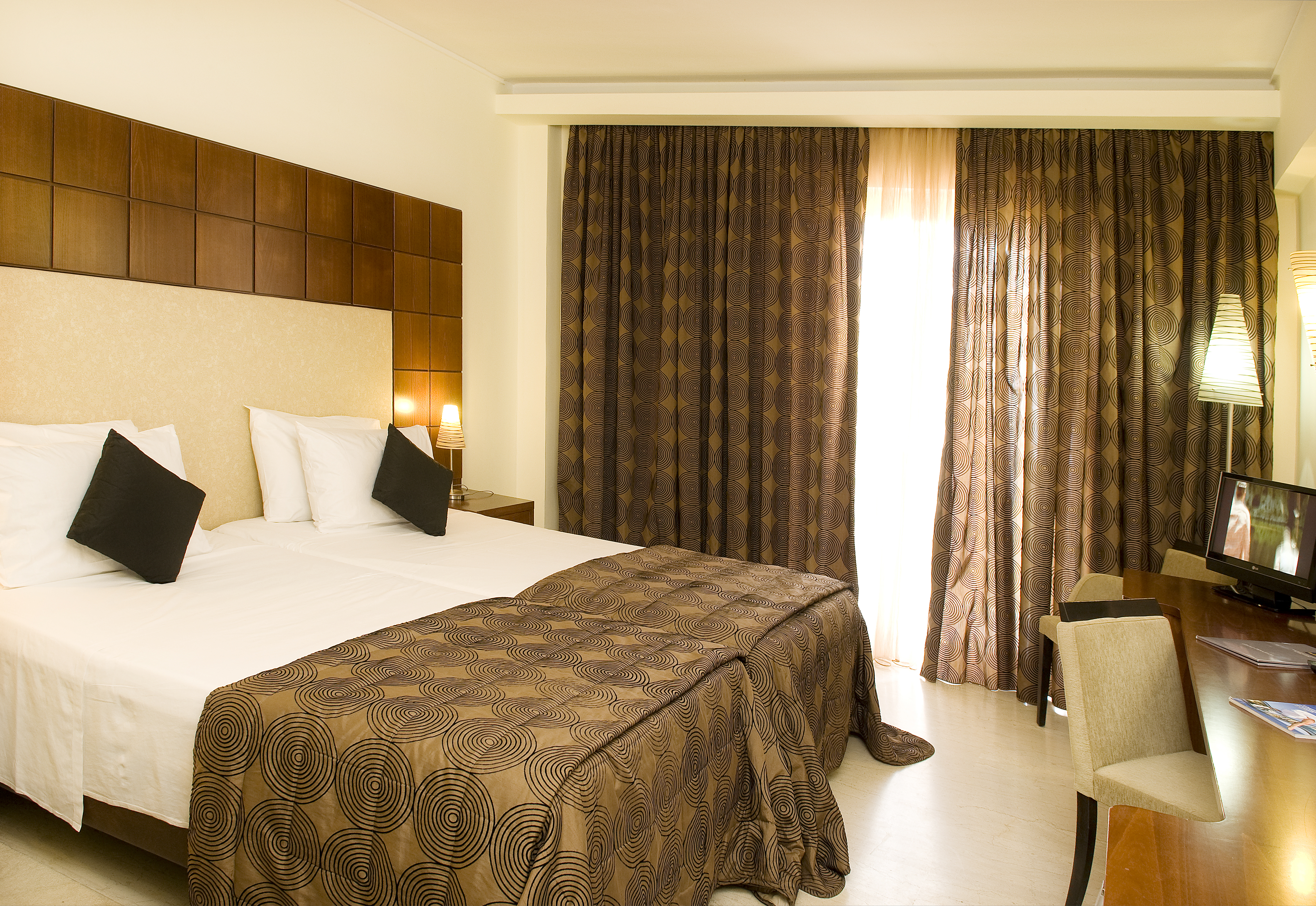 Double or Twin Standard