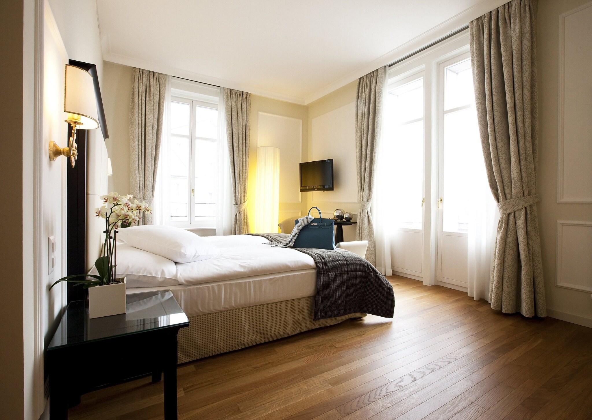 Double Deluxe Lake View