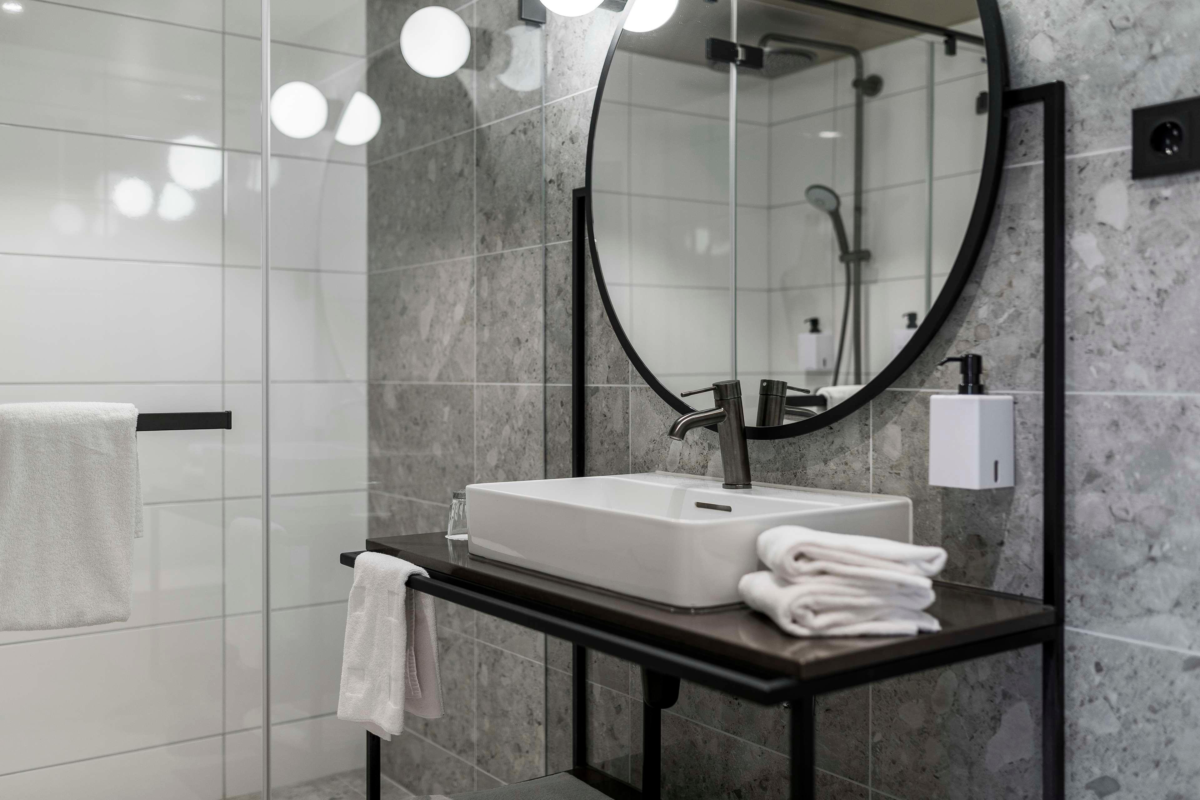 Double Queen Size Bed