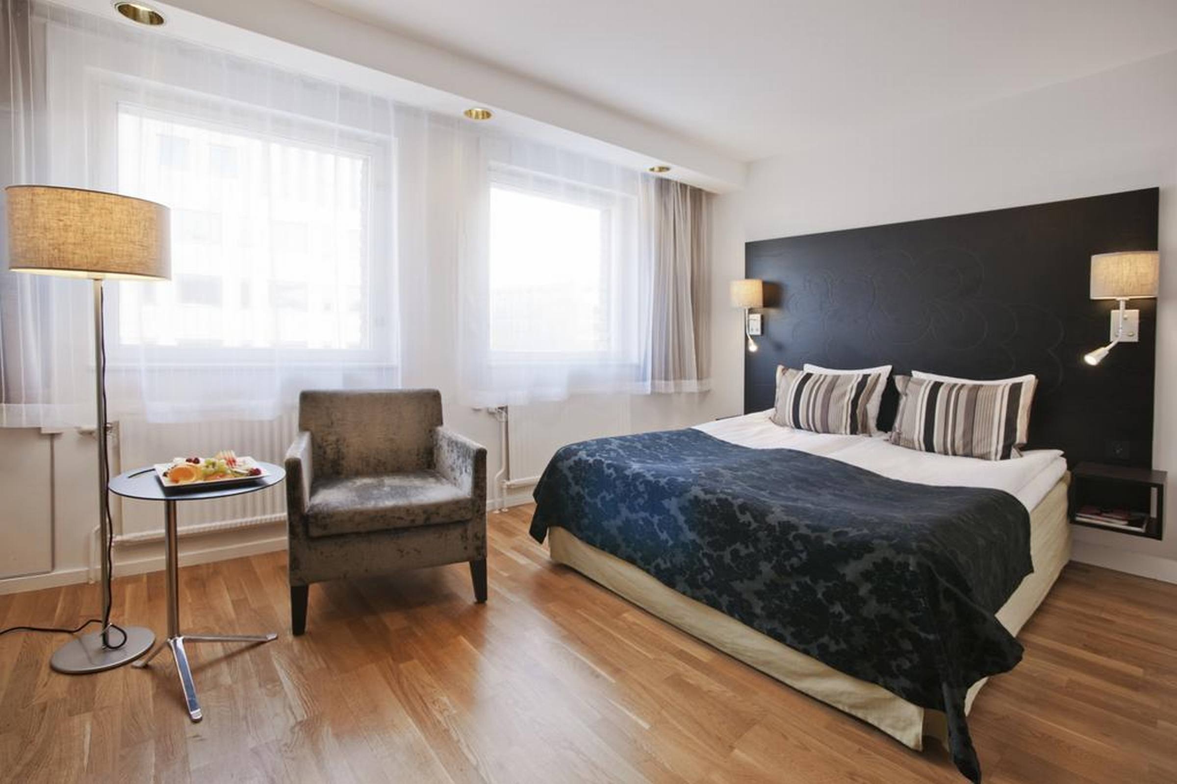 Double Queen Size Bed