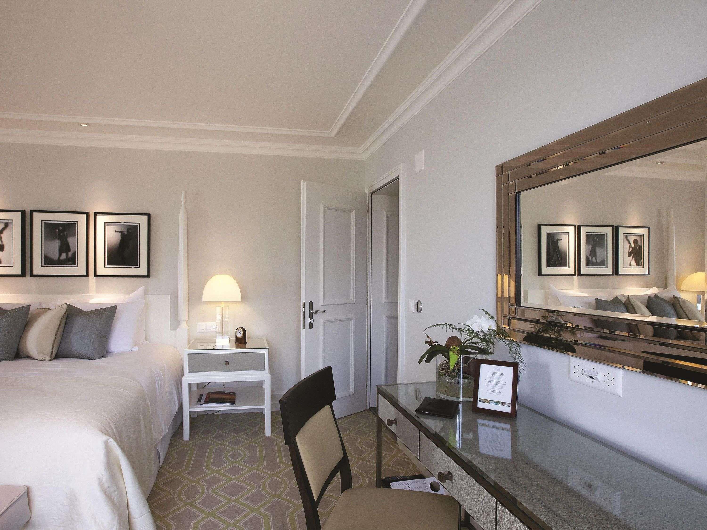 Suite King Size Bed