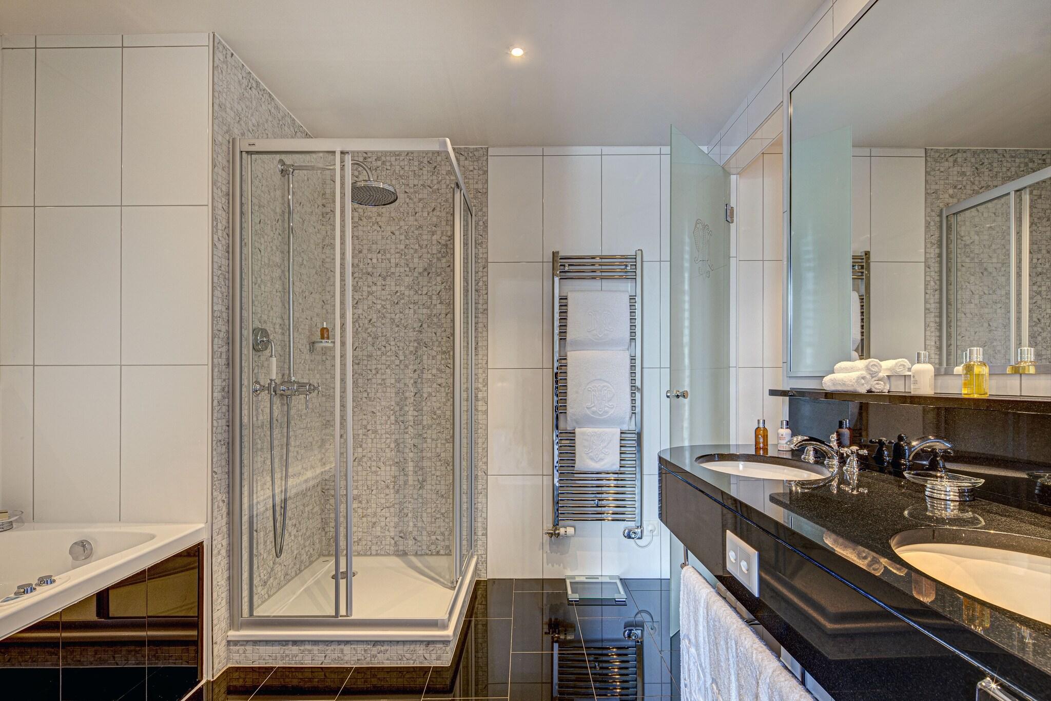 Suite with Kitchenette with Views