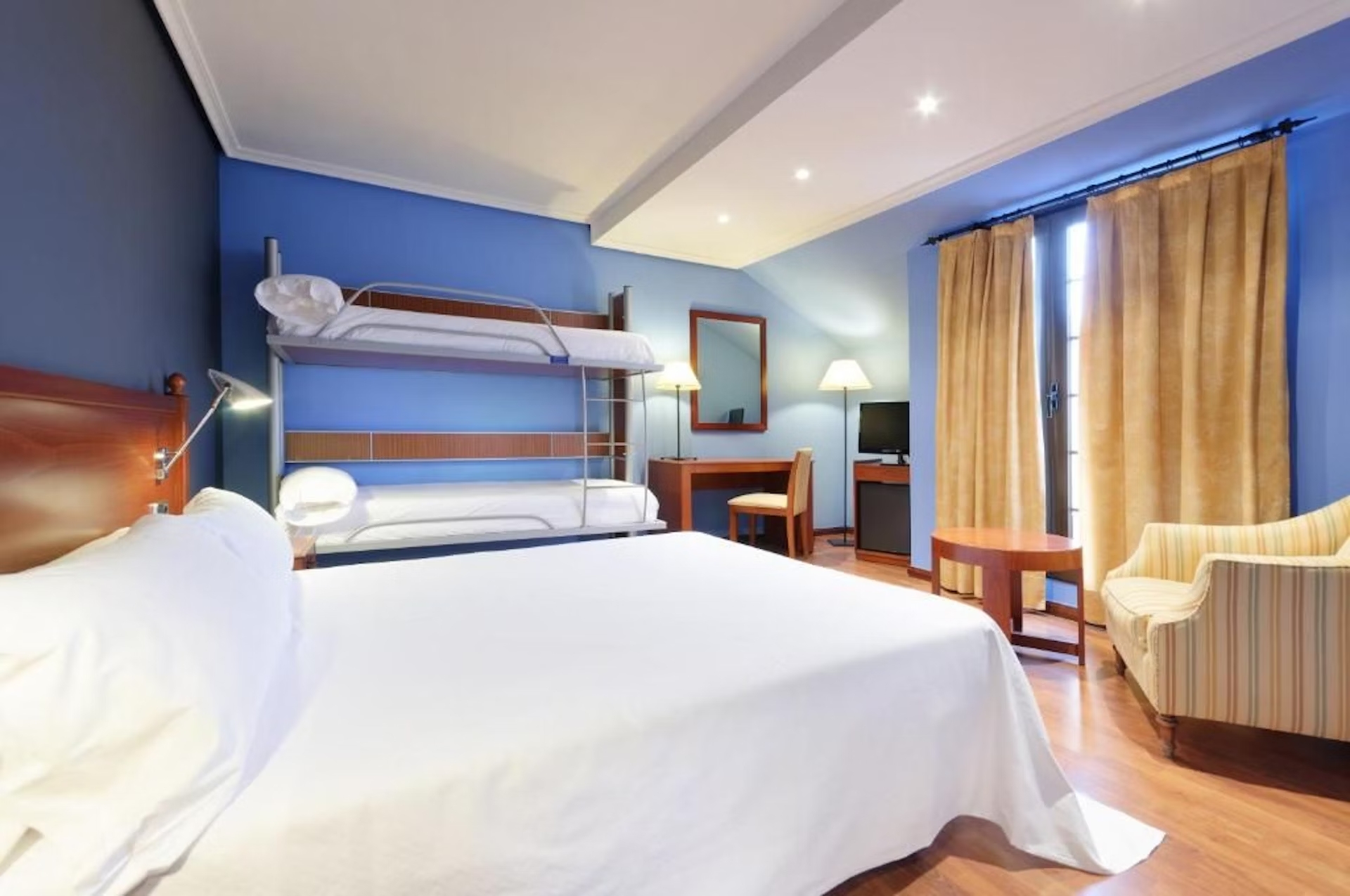 Family Room Capacity 4 One Bedroom