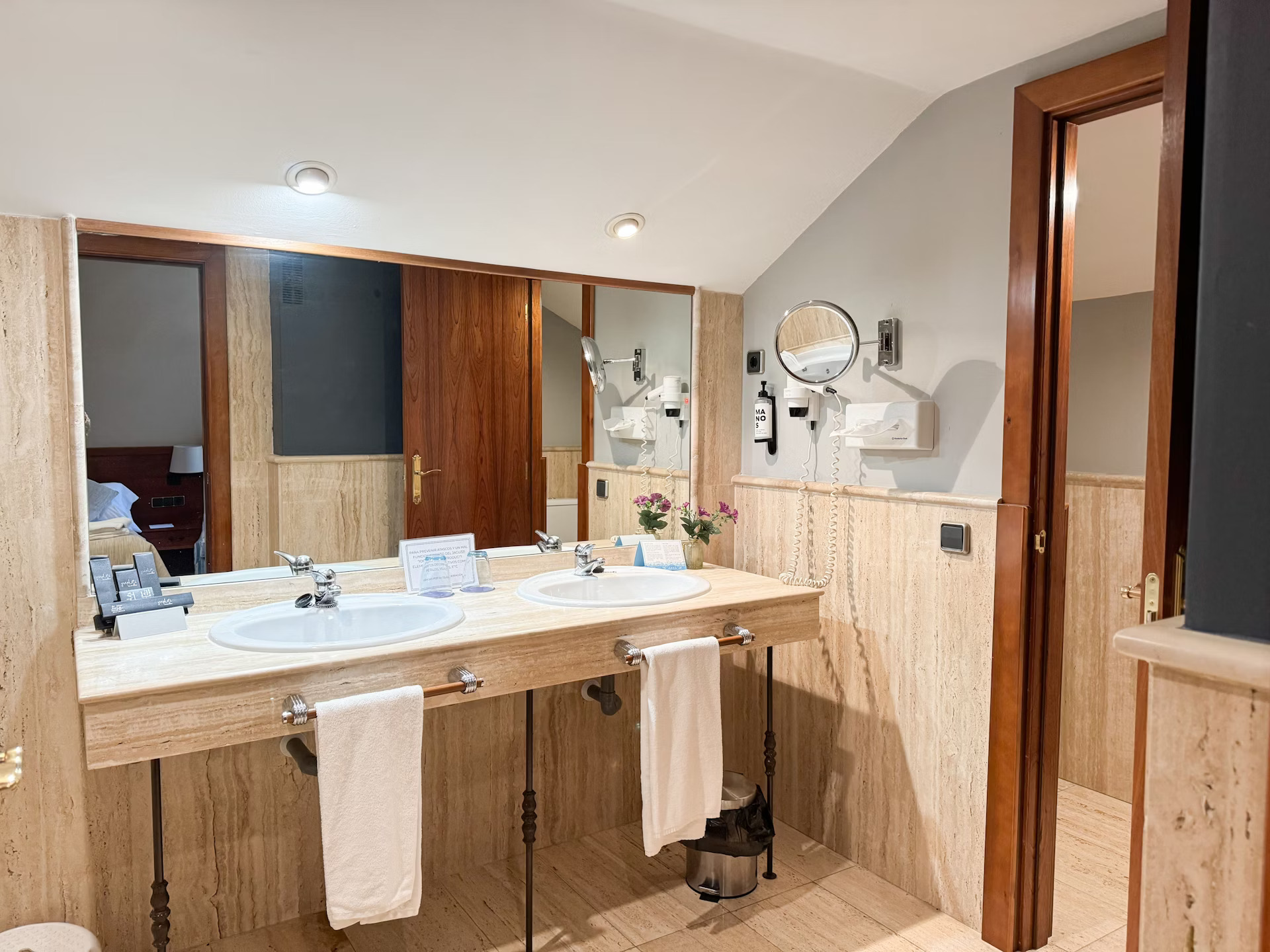 Junior Suite King Size Bed