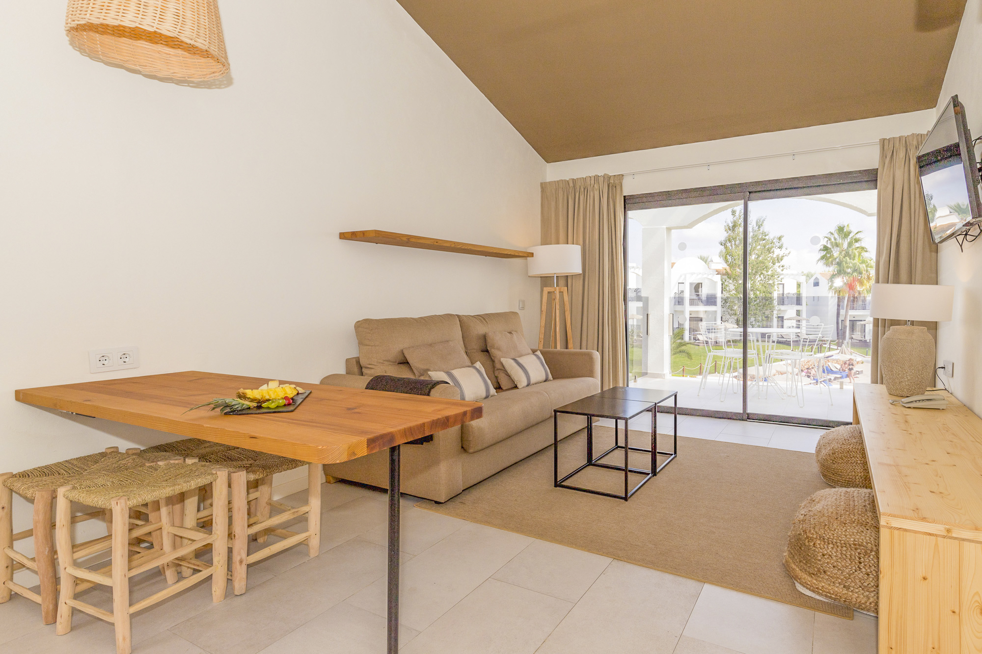 Apartment Capacity 4