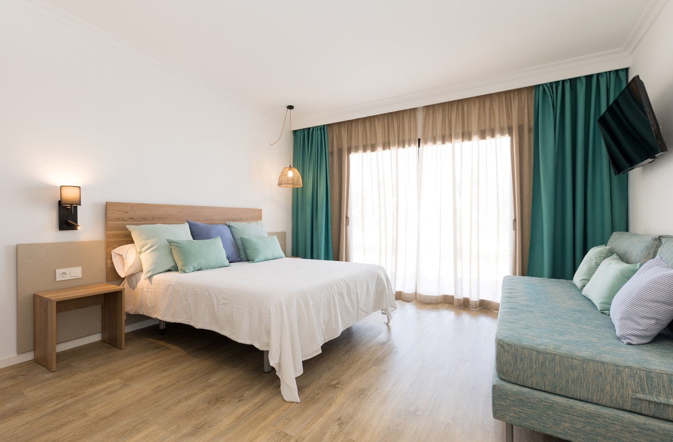 Double or Twin Standard