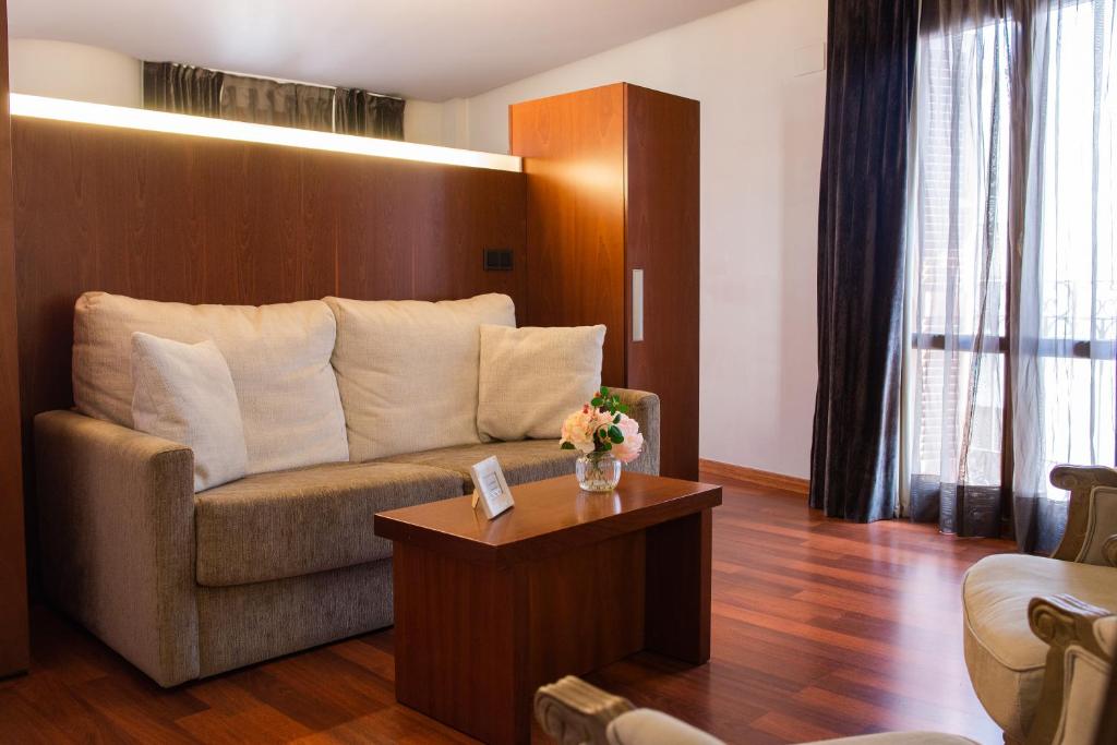 Junior Suite King Size Bed