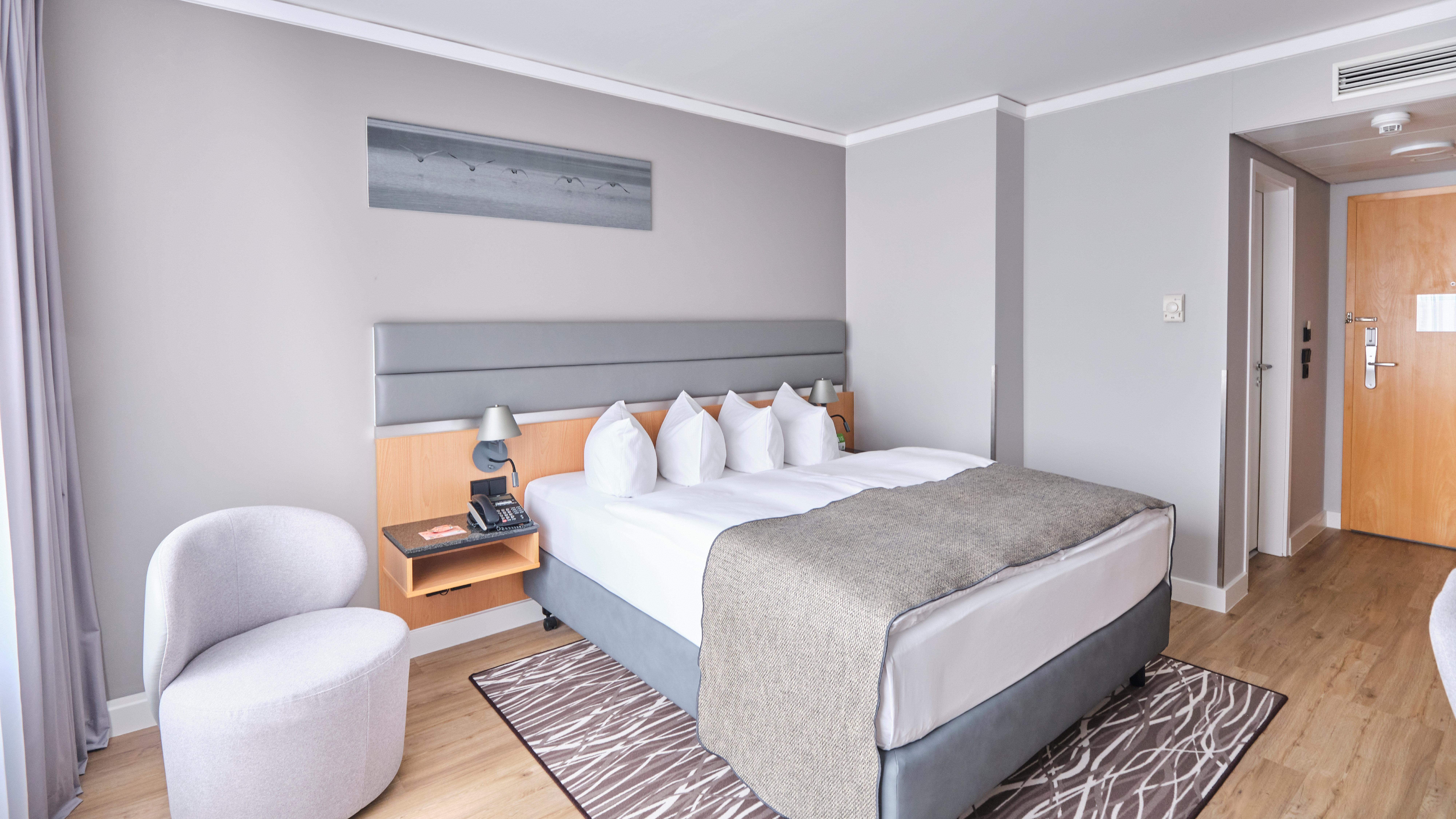 Double Queen Size Bed