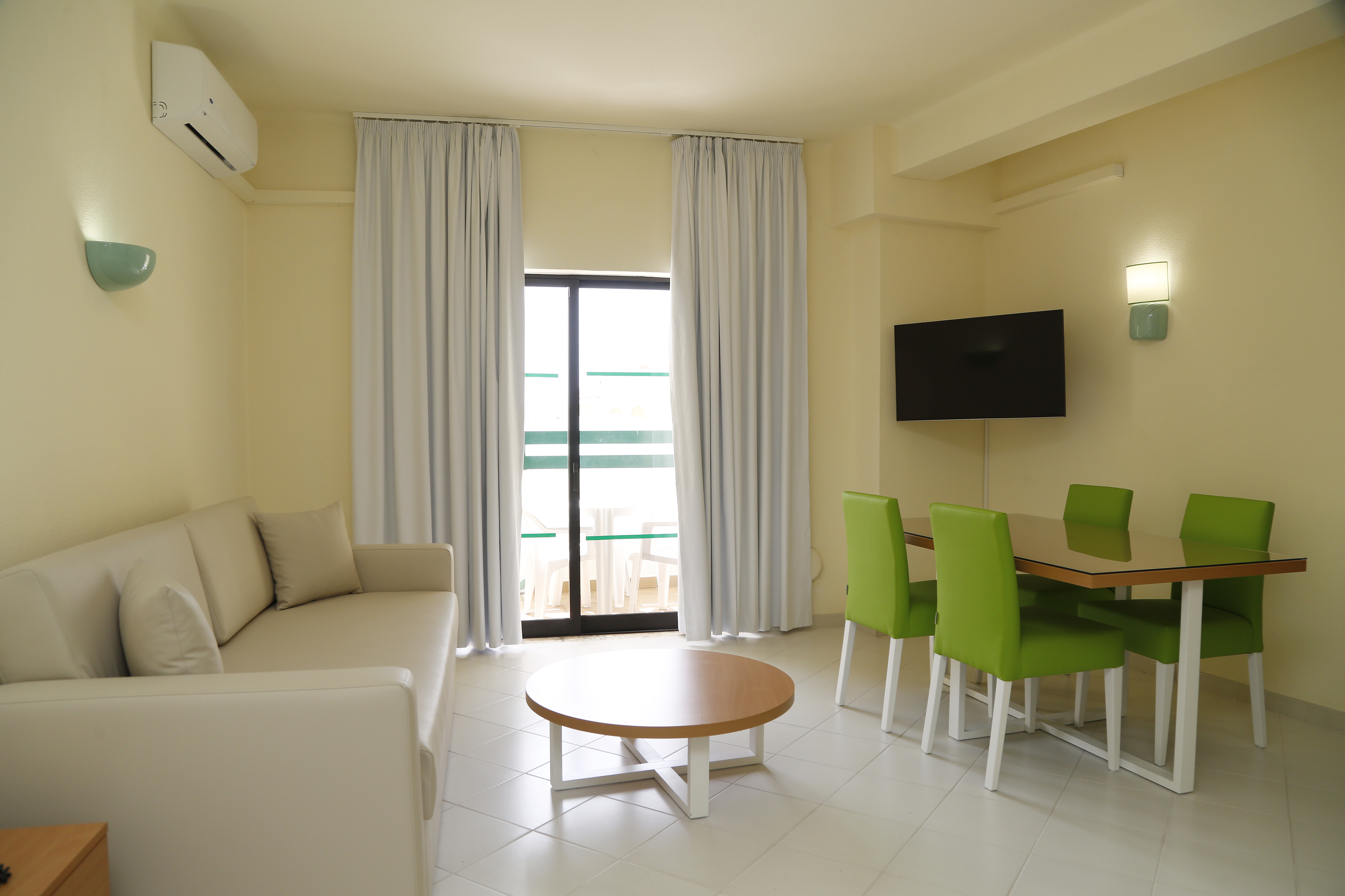 Apartment Capacity 6 Two Bedrooms