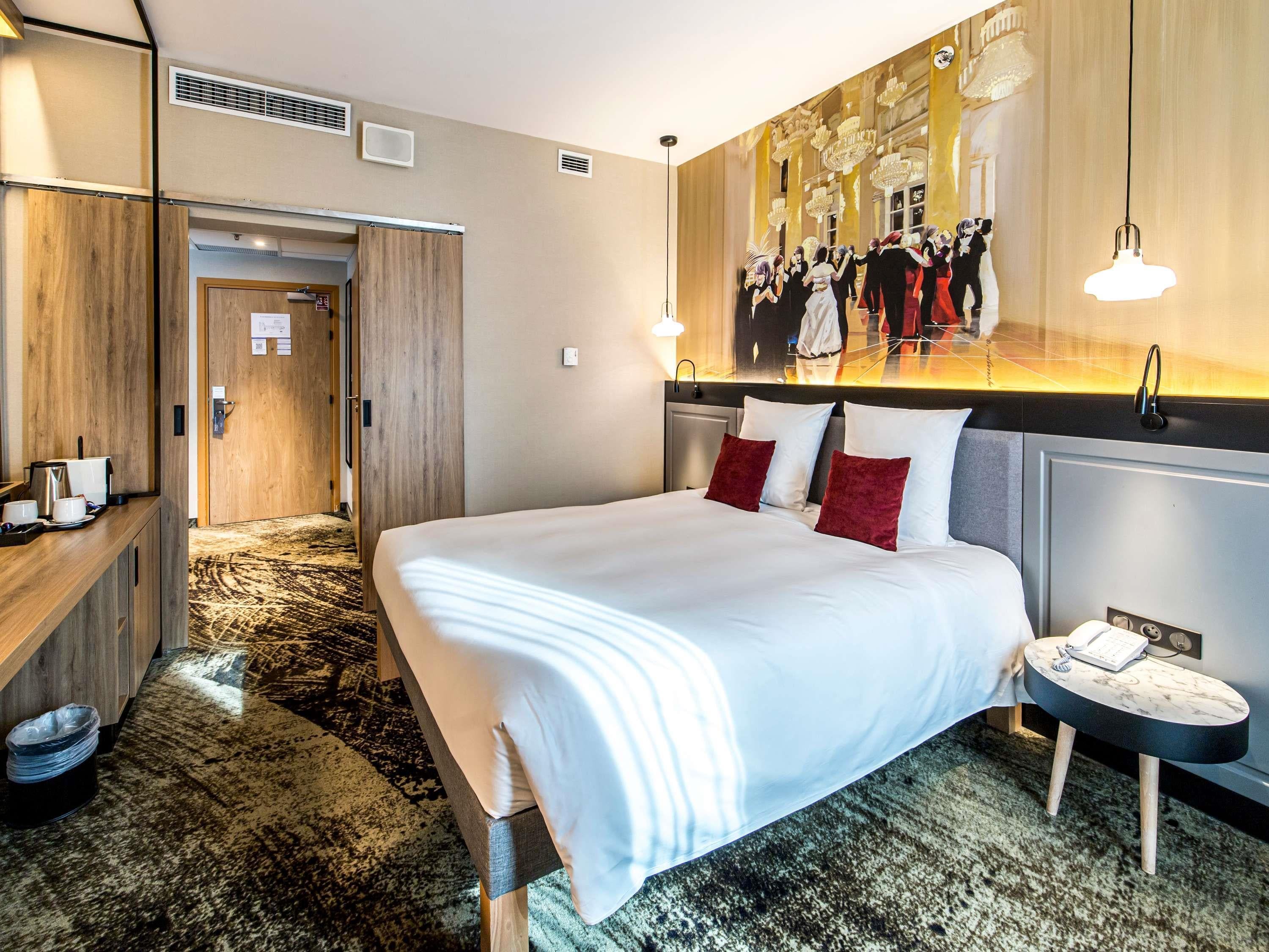 Family Room City View