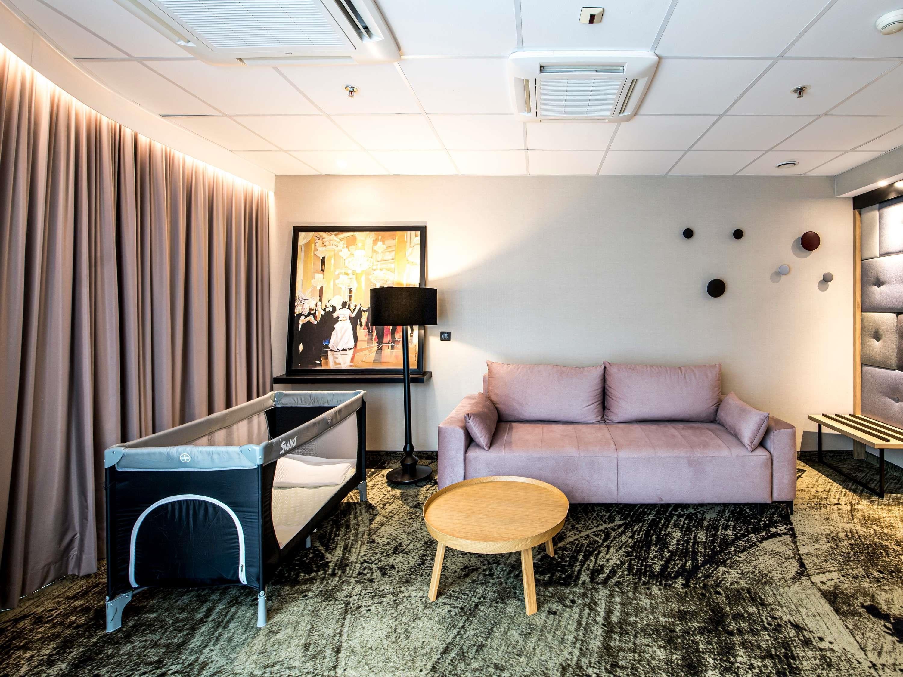 Family Room City View