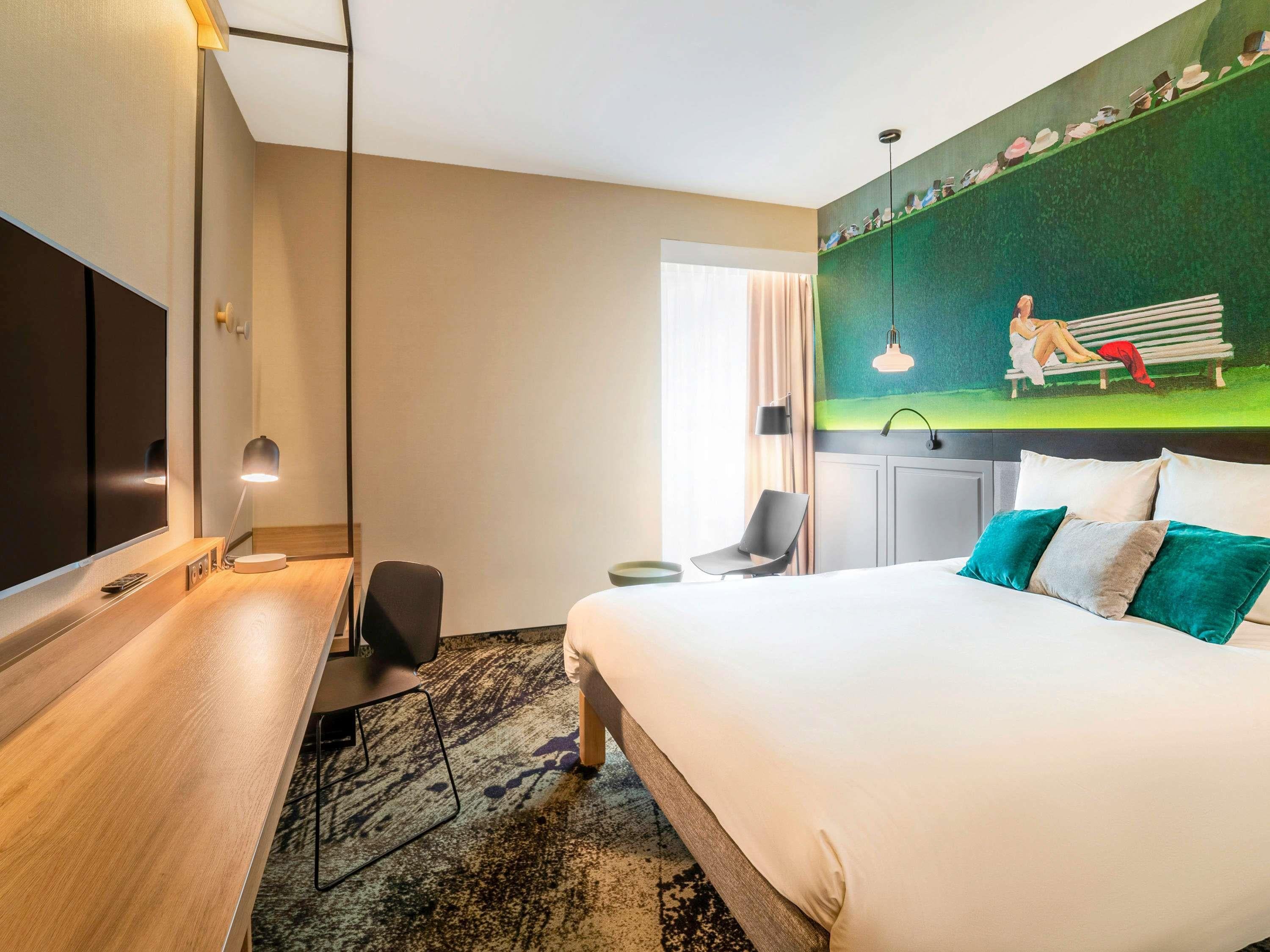 Family Room City View