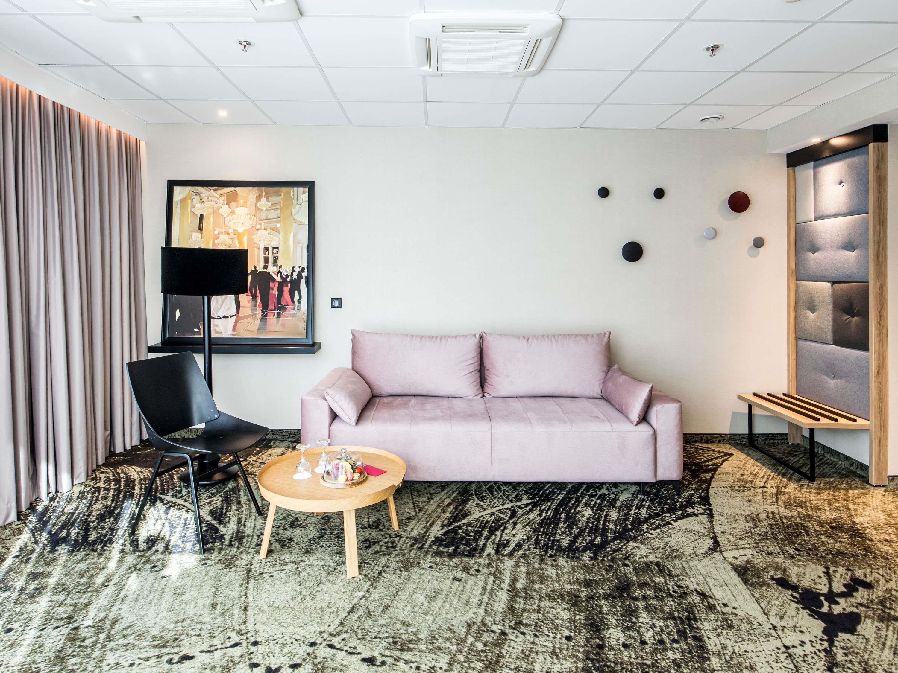 Family Room City View